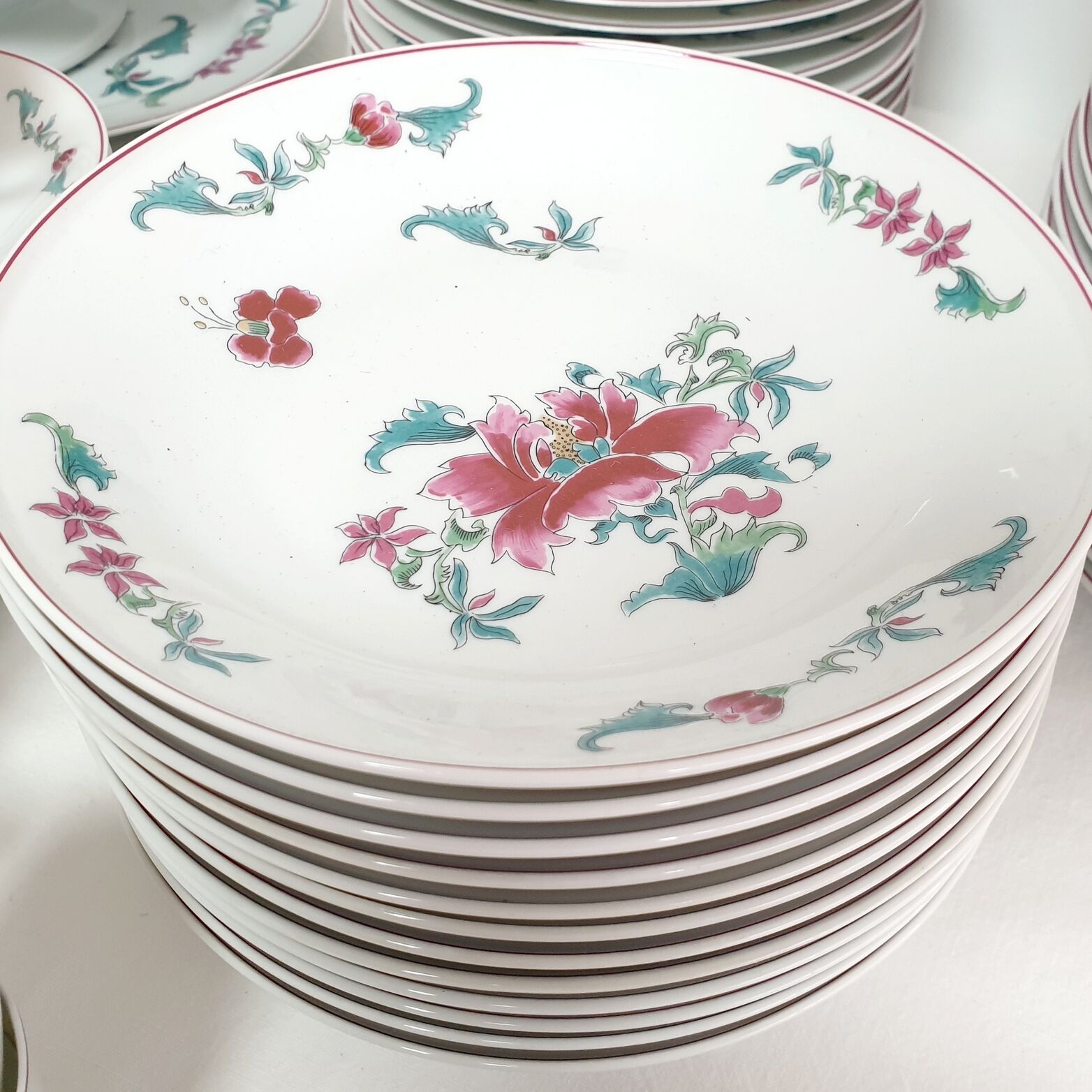 Limoges Bernardaud "Lhasa" porcelain table service 82 pieces