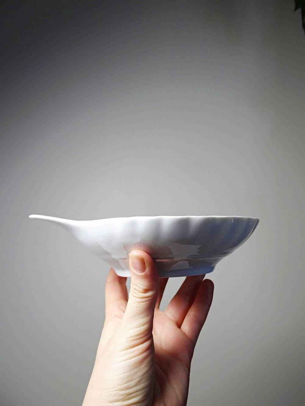 Set of 6 shell-shaped bowls in Limoges porcelain by Philippe Deshoulières.