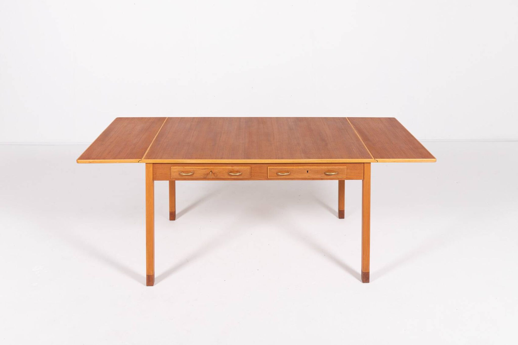 Table extensible par David Rosen pour Nordiska Kompaniet, Suède 1950