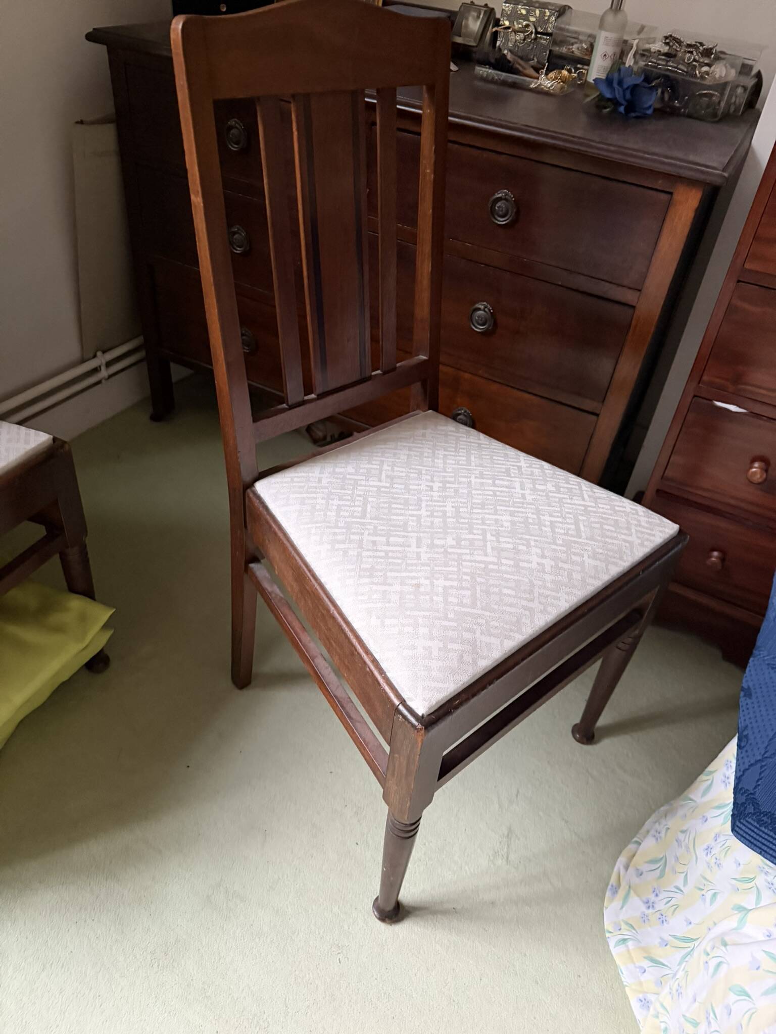 Pair of mahogany chairs with spindles
