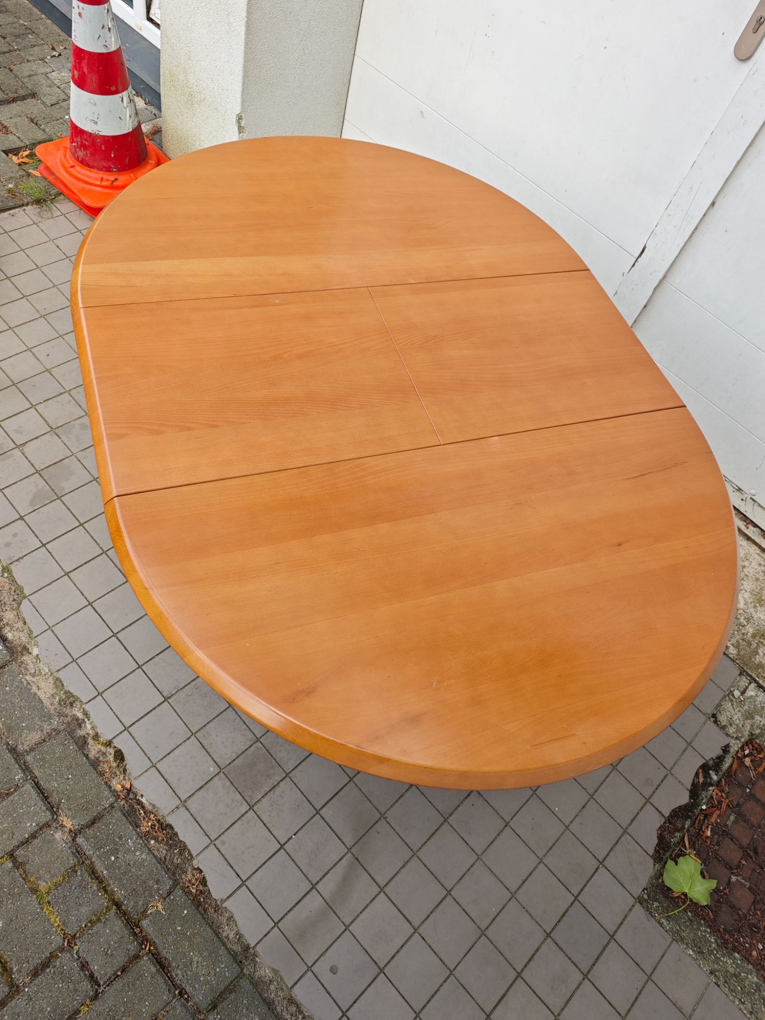 Vintage Round Extendable Dining Table - Wood - Extendable Table - Dining Table