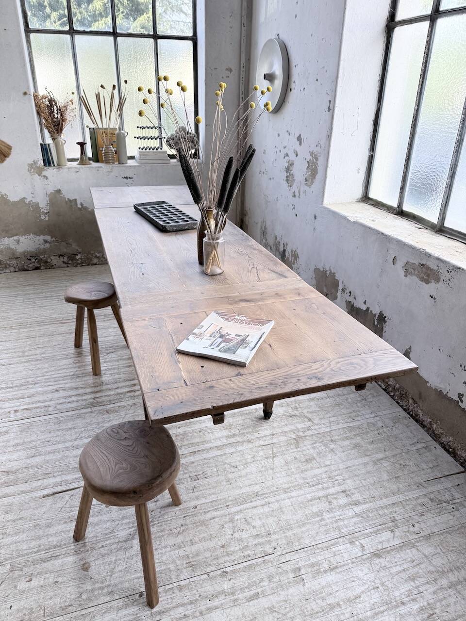Solid oak farmhouse table with integrated extensions 1950