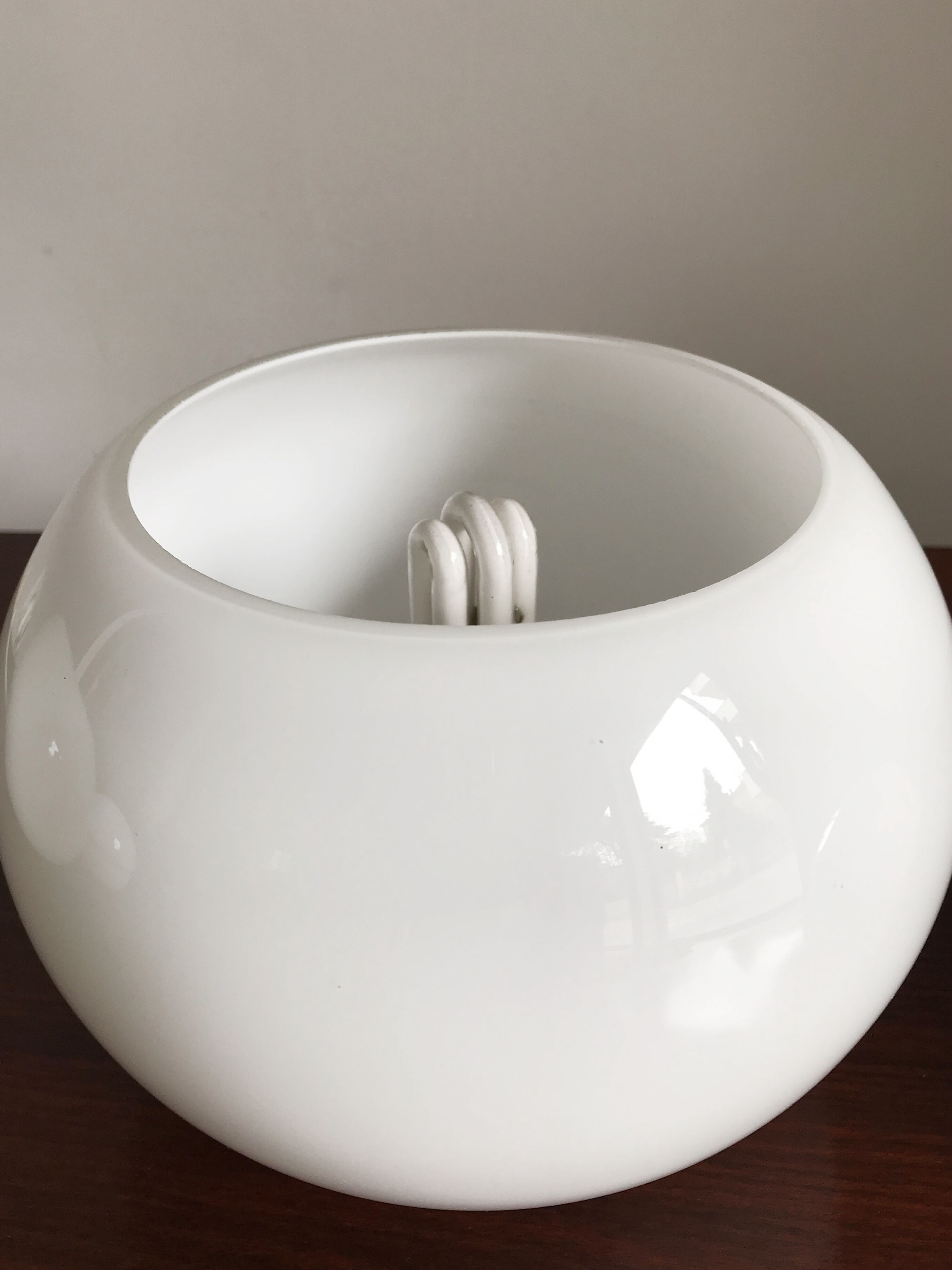 Daruma white glass bedside lamps by Sergio Asti for Candle, 1960s