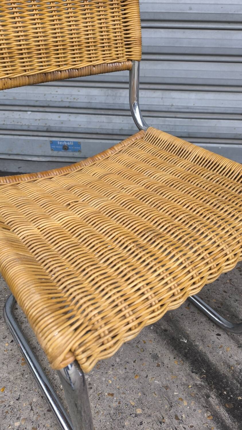 Pair of cantilever and rattan chairs from the 70s