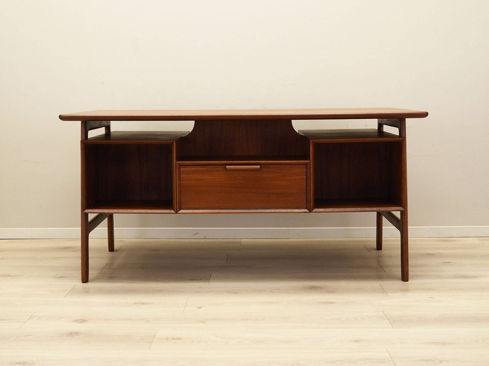 Bureau en teck, design danois, années 1970, fabricant : Omann Jun