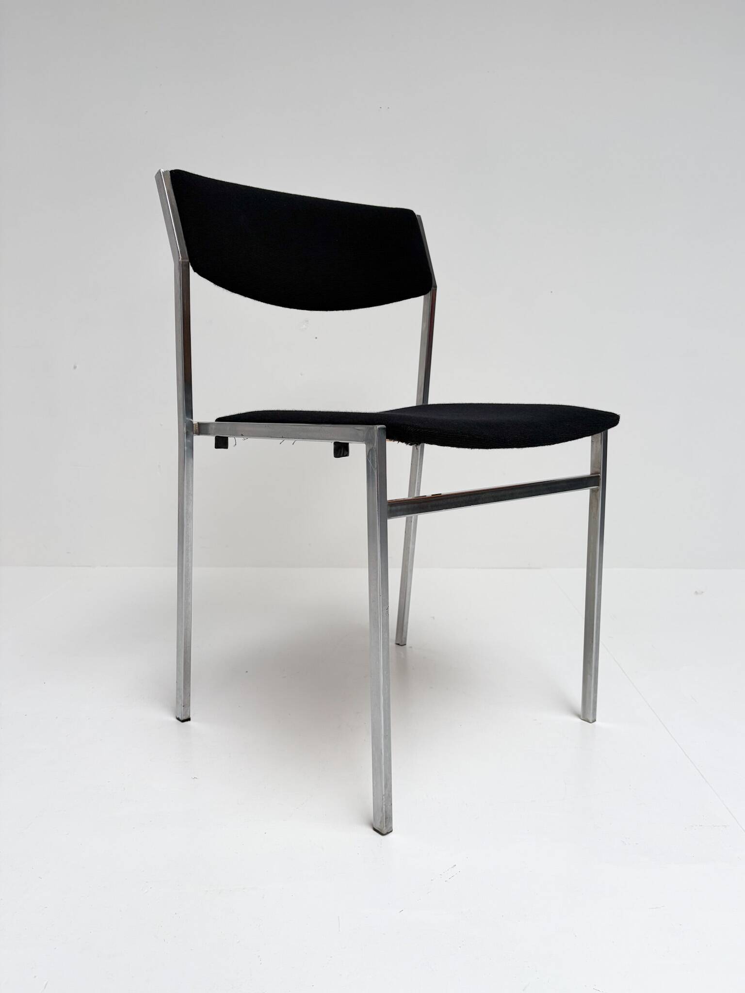 Set of 4 Gijs van der Sluis stacking chairs, 1970s