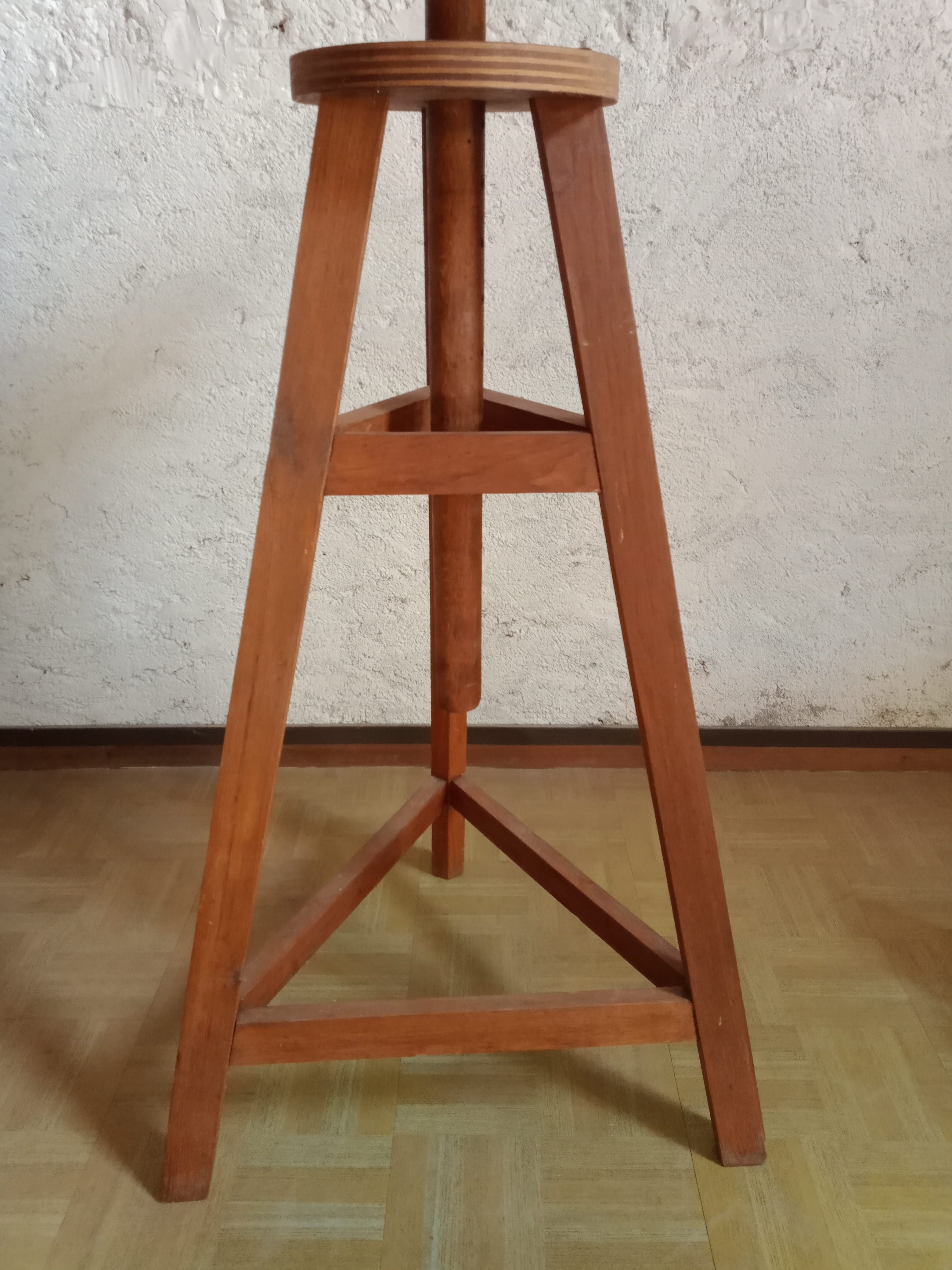 Oiled wood sculptor's harness