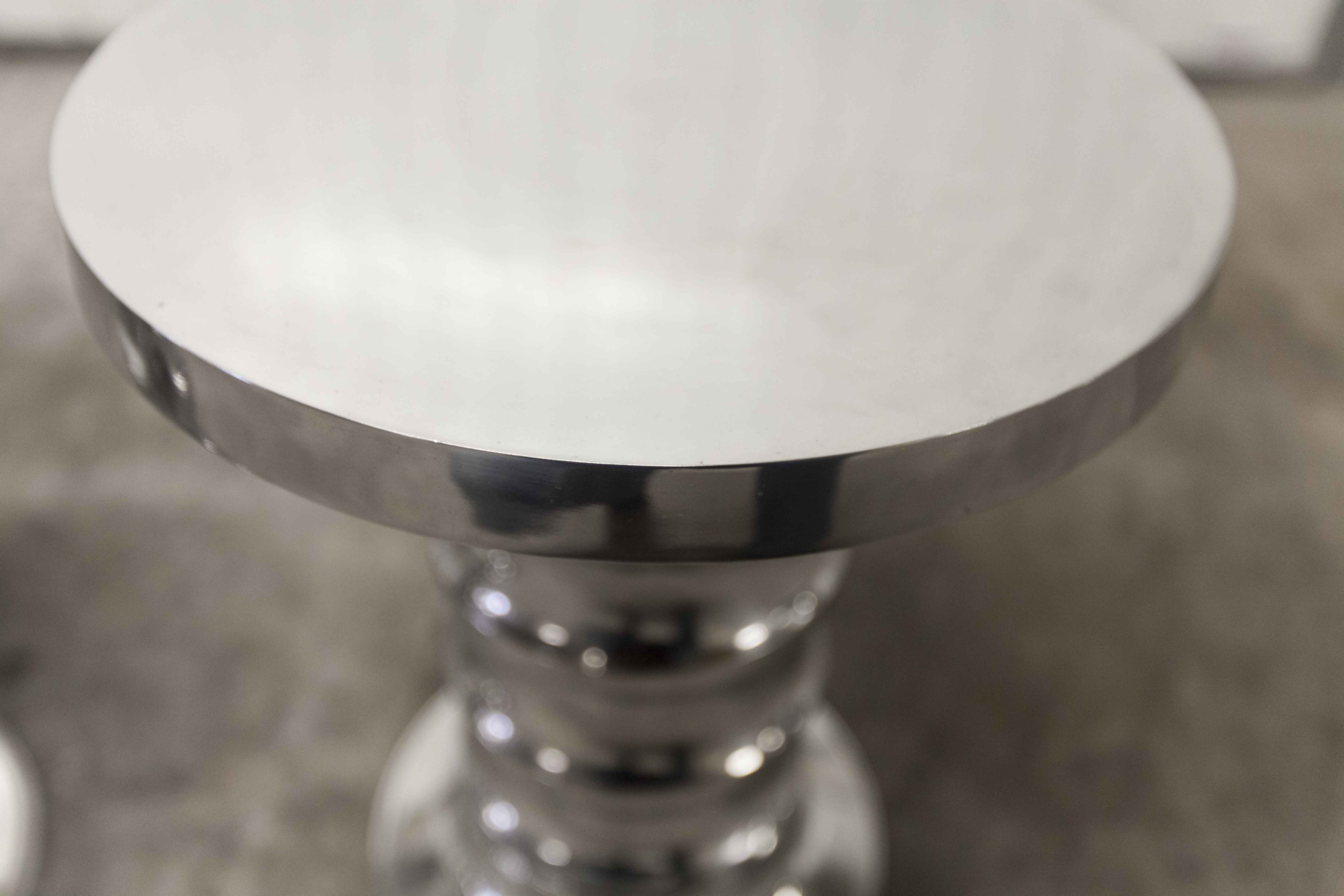 Paire de tabourets aluminium chromé Eichholtz 2000
