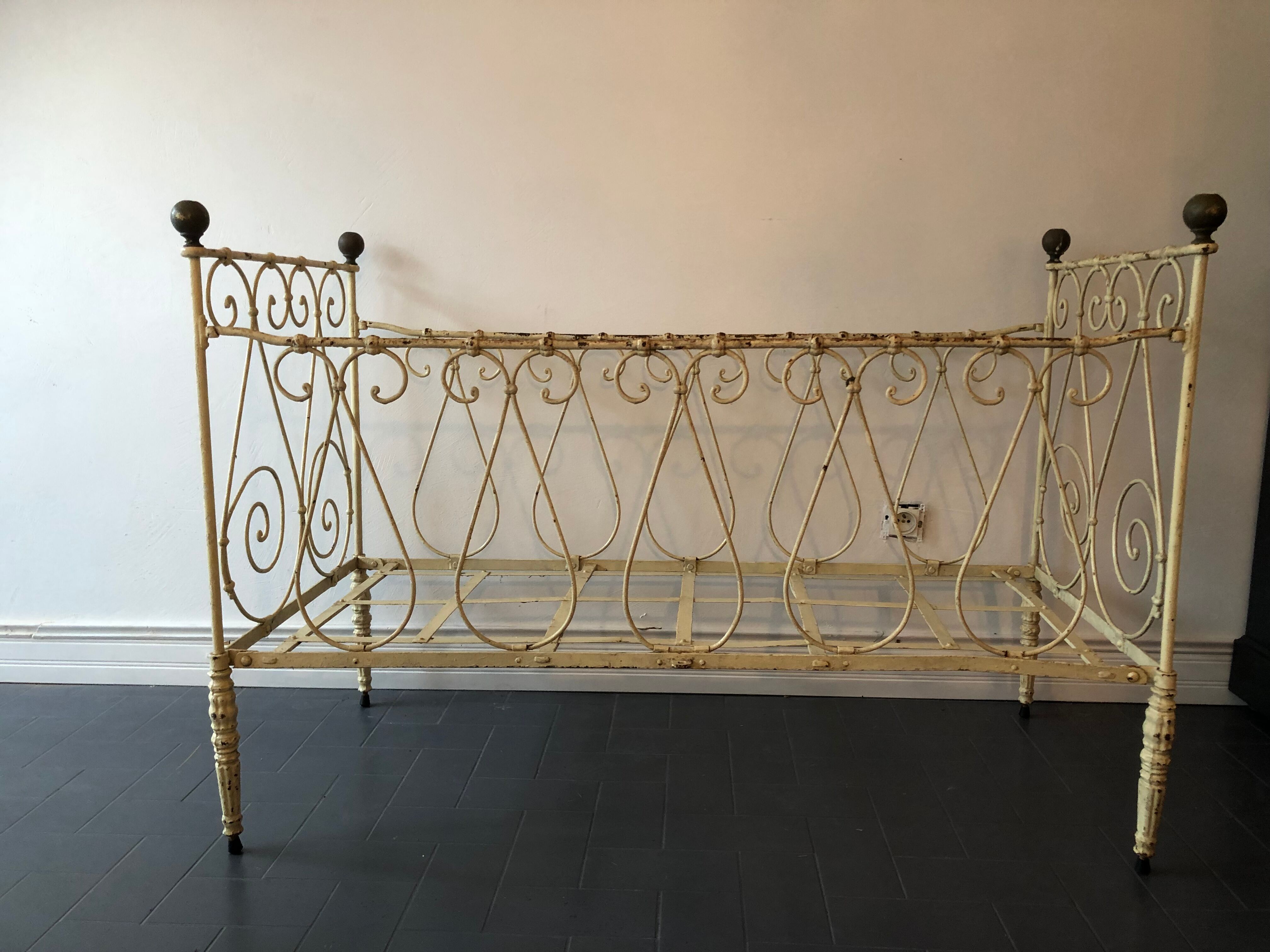 Child cot bench two-seater cast-iron nineteenth