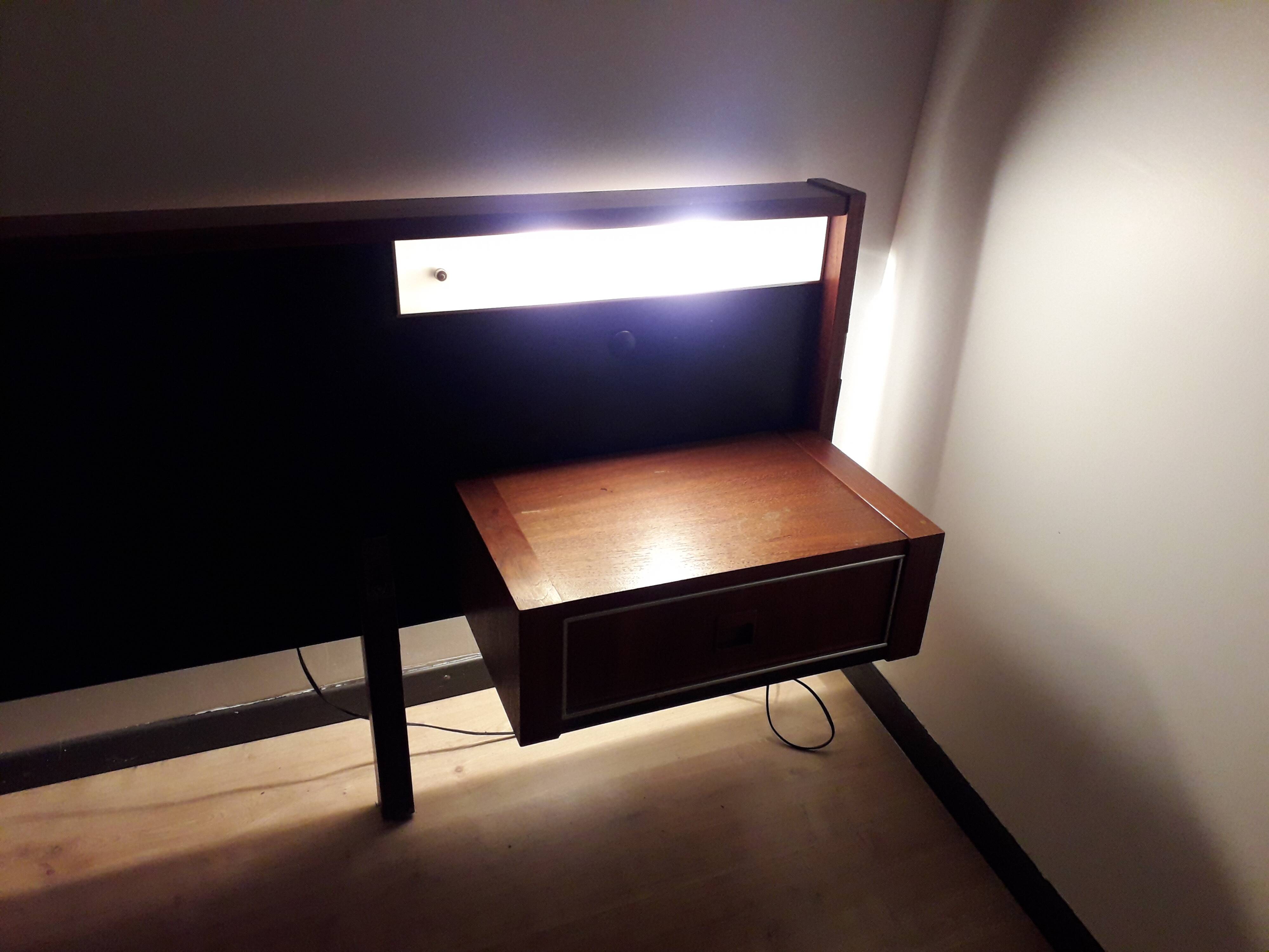 Bedhead with built-in appliques