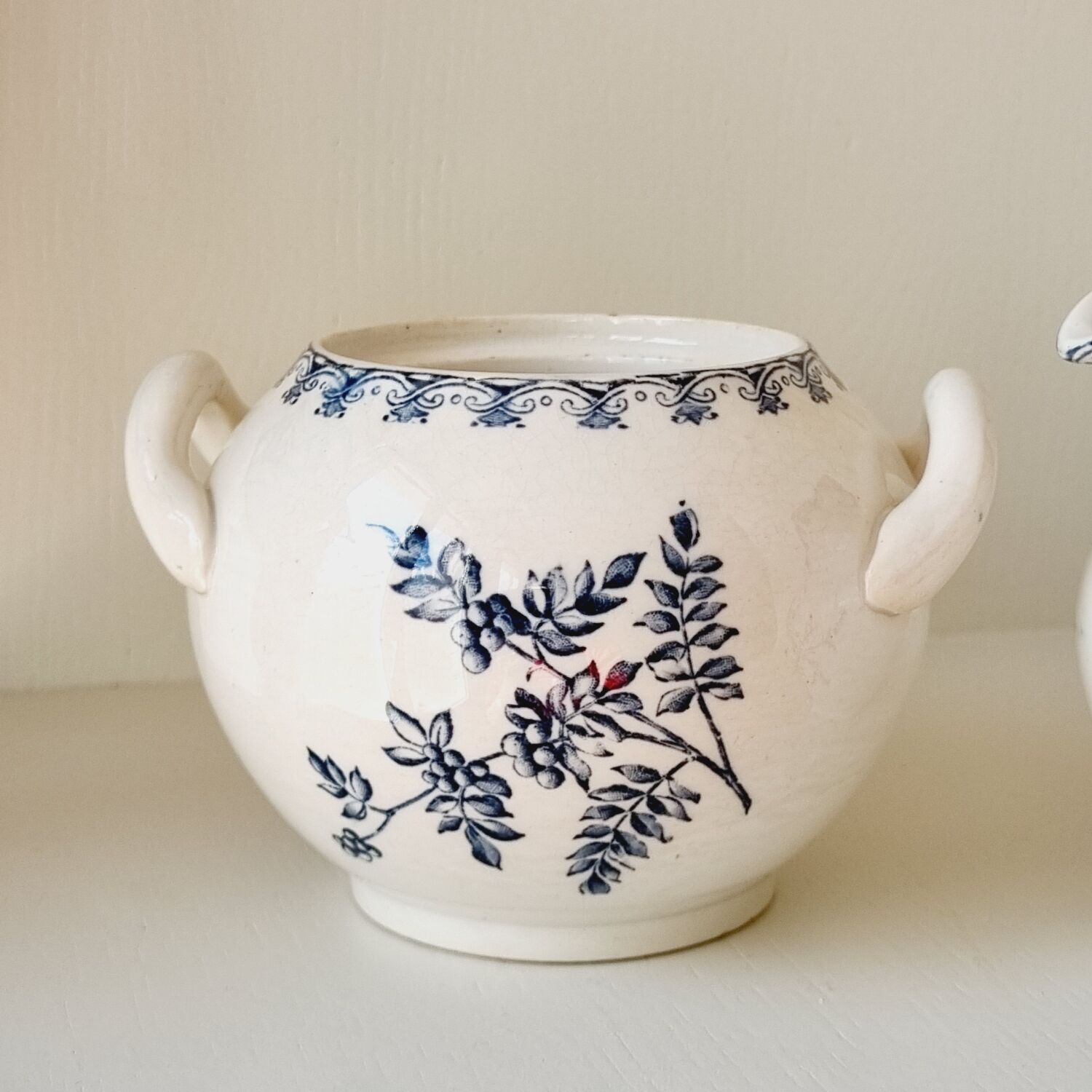 Sweetener and milk jug Sarreguemines Vega