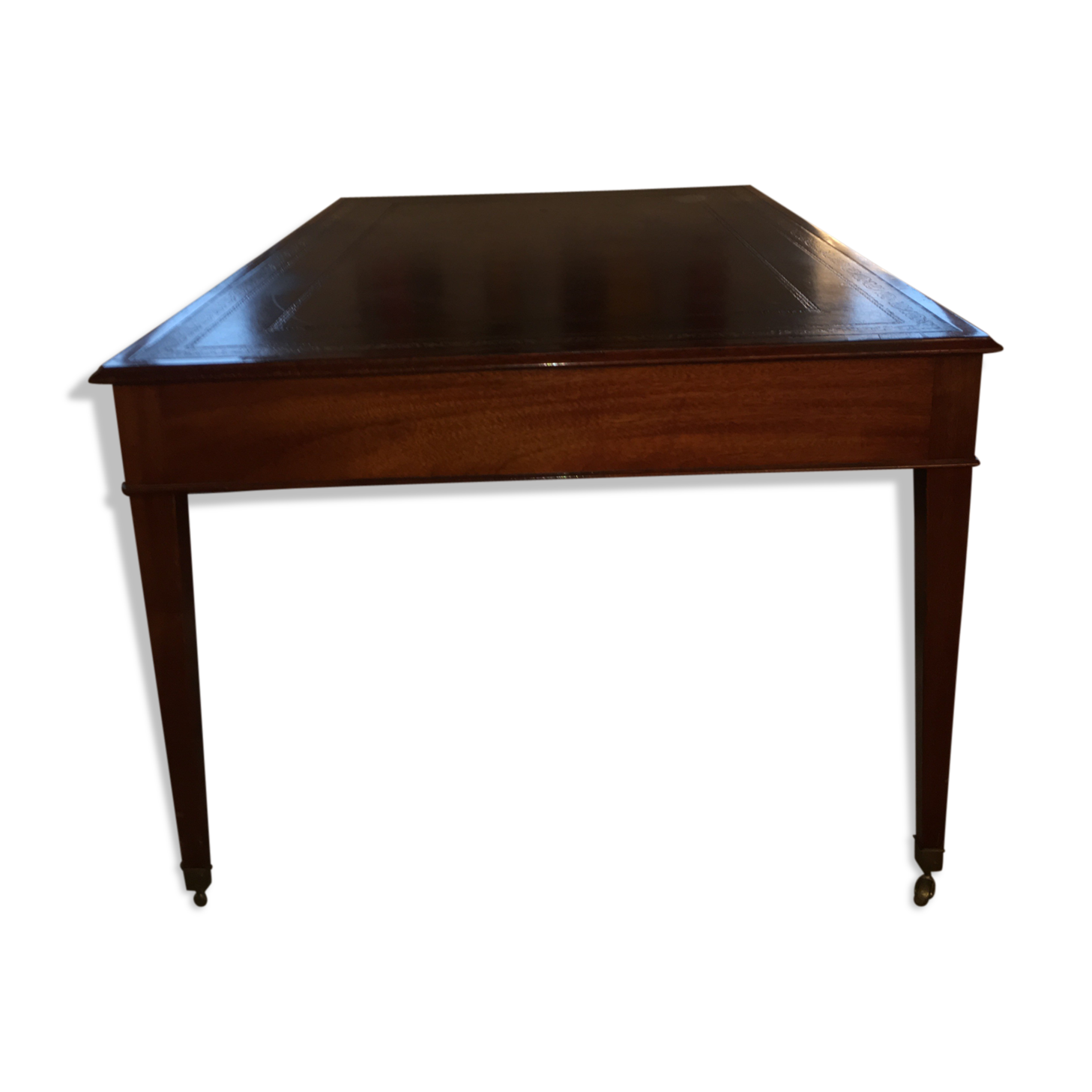 Double-sided desk