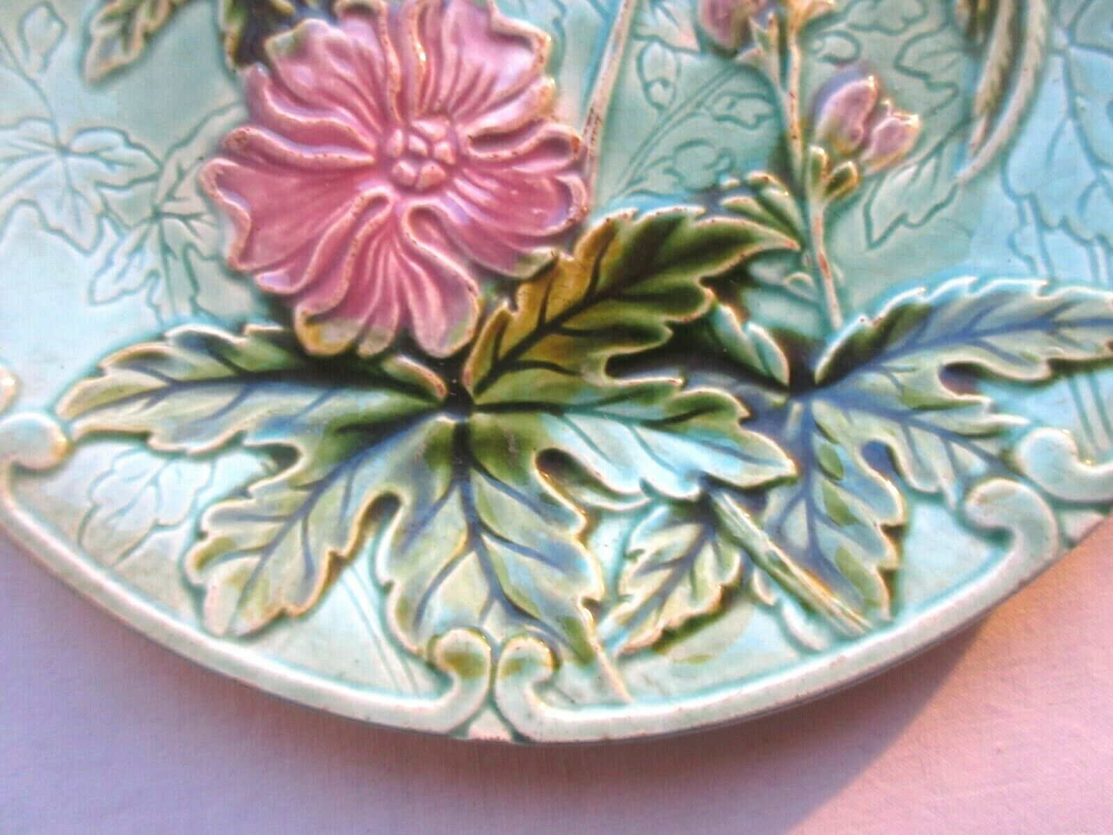 Green background dabbling plate, Art Deco Salins, parakeet and pink lavaters