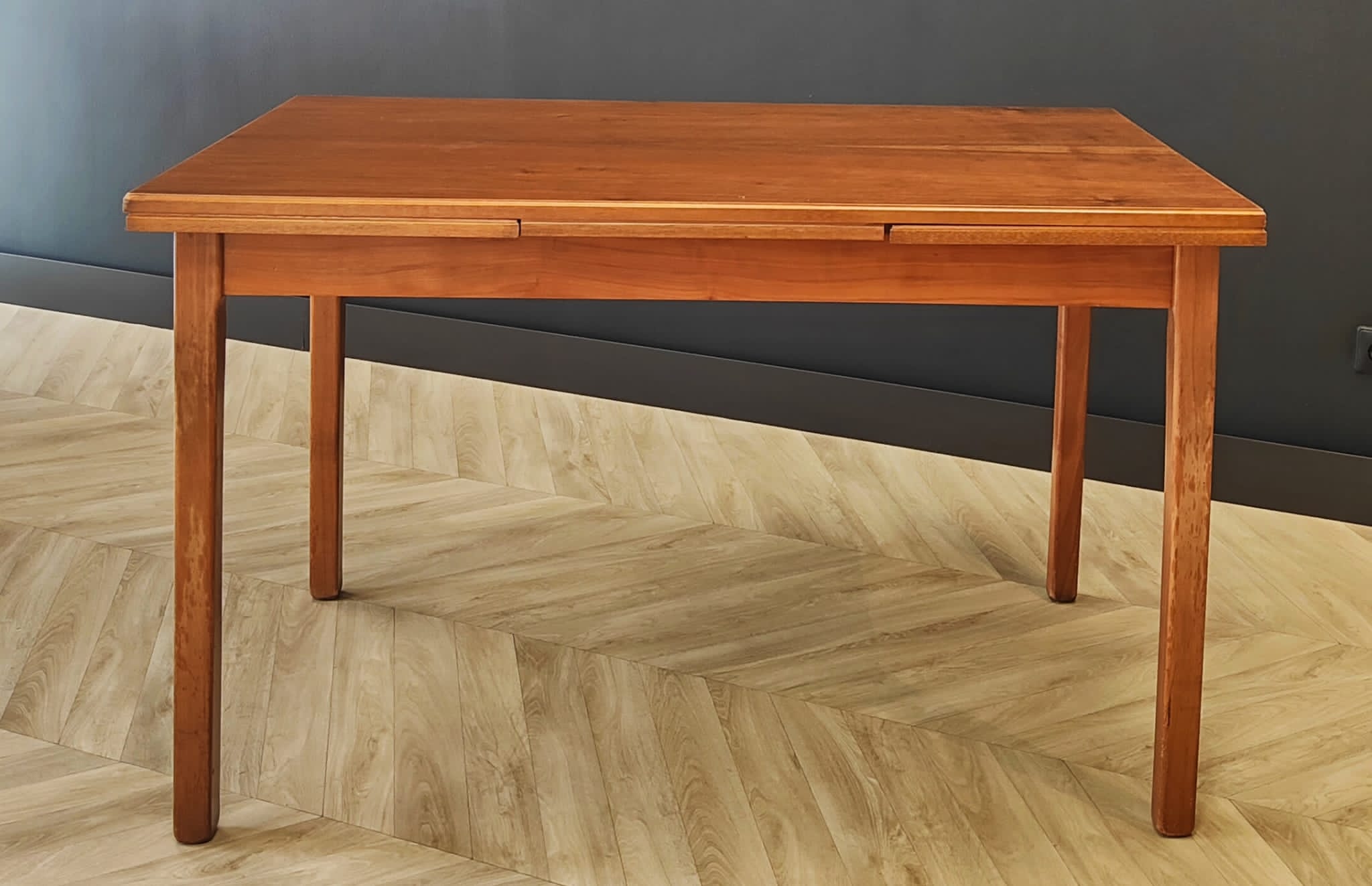 Mid century extendable dining table | vintage