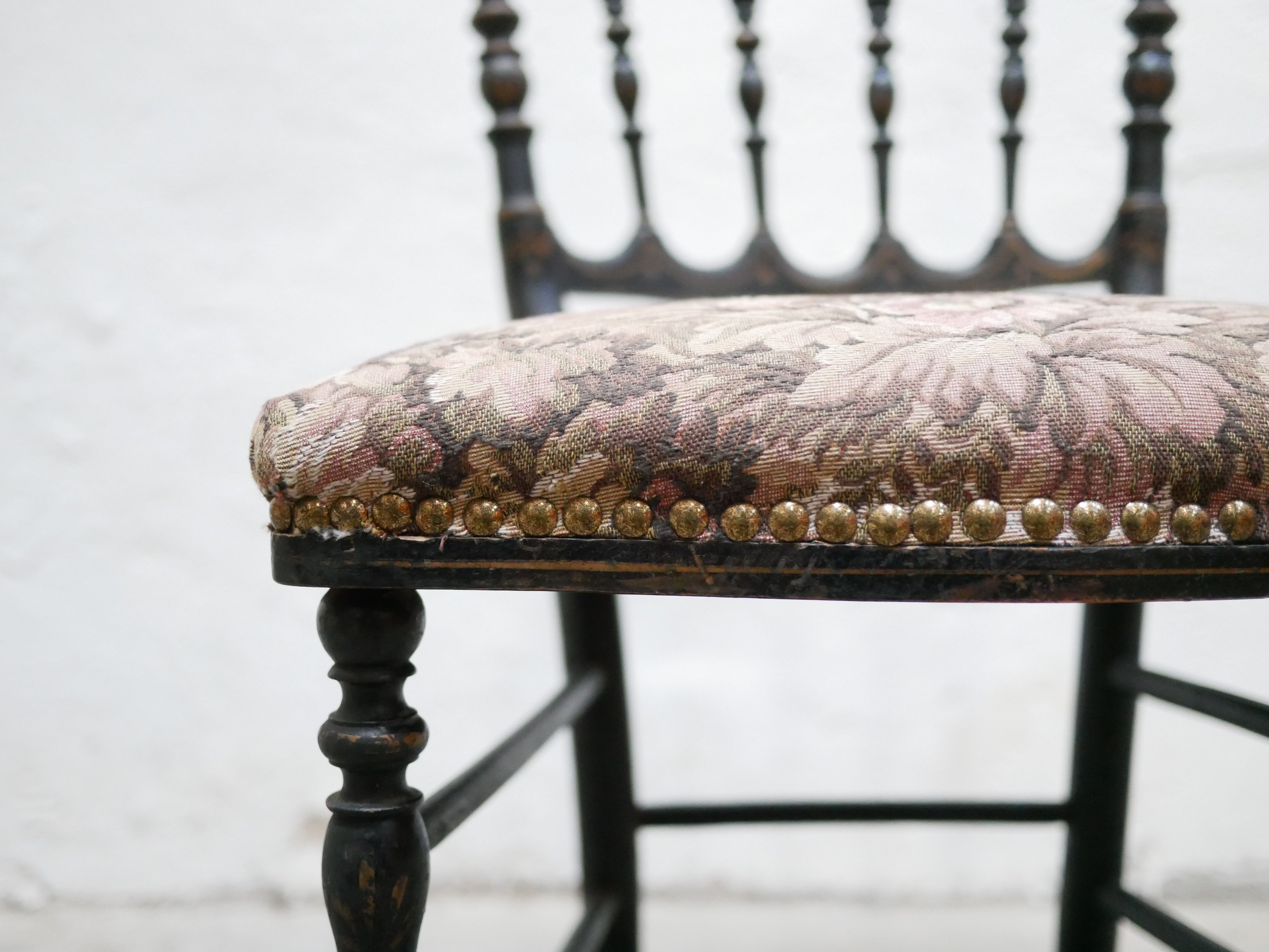 Antique Napoleon III chair in wood and fabric
