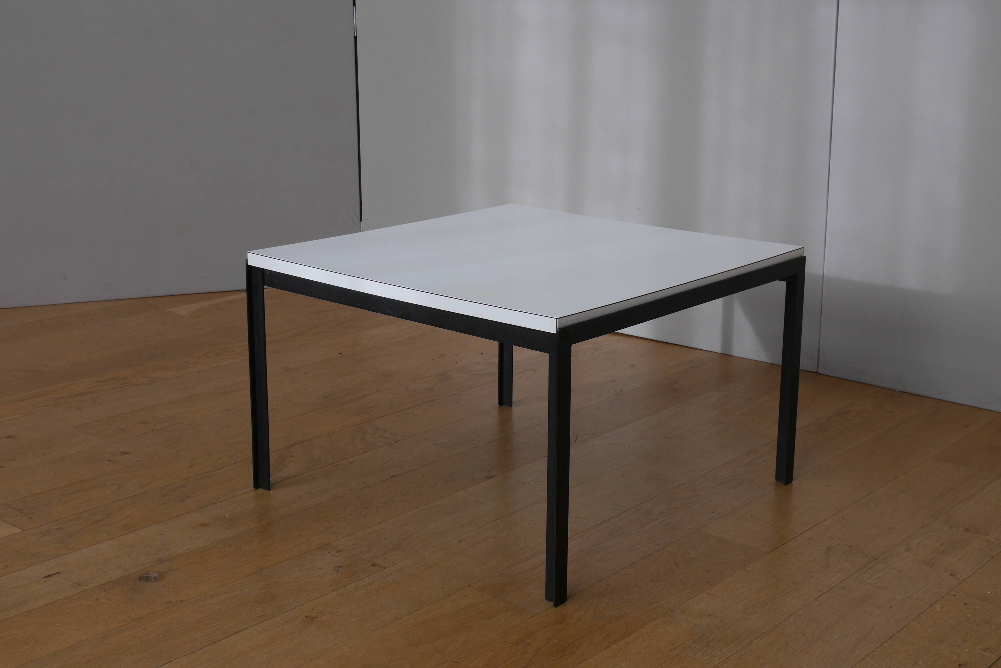 Table basse de Florence Knoll