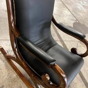 Fauteuil à bascule vintage en cuir noir