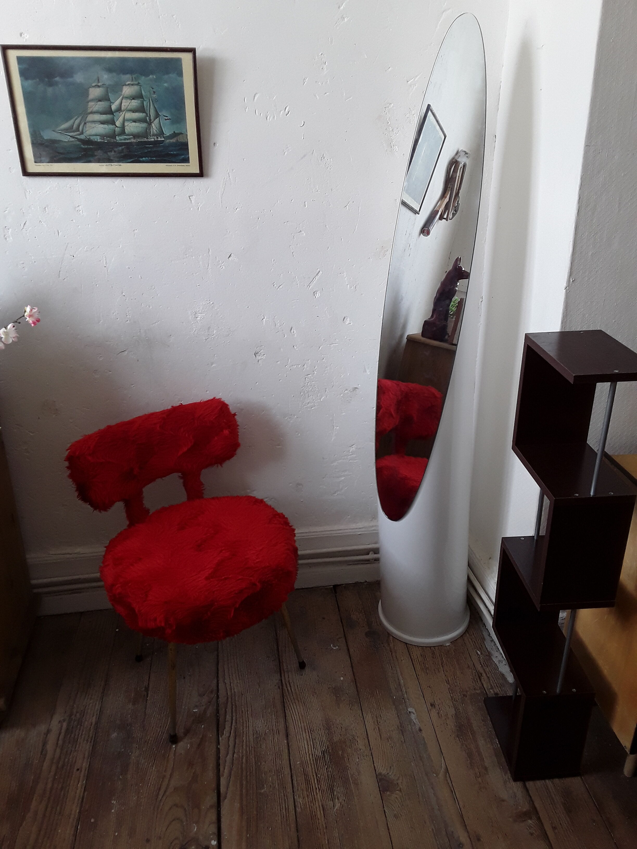 Vintage 70s plush chair