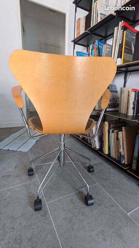 Arne Jacobsen roller chair for Fritz Hansen