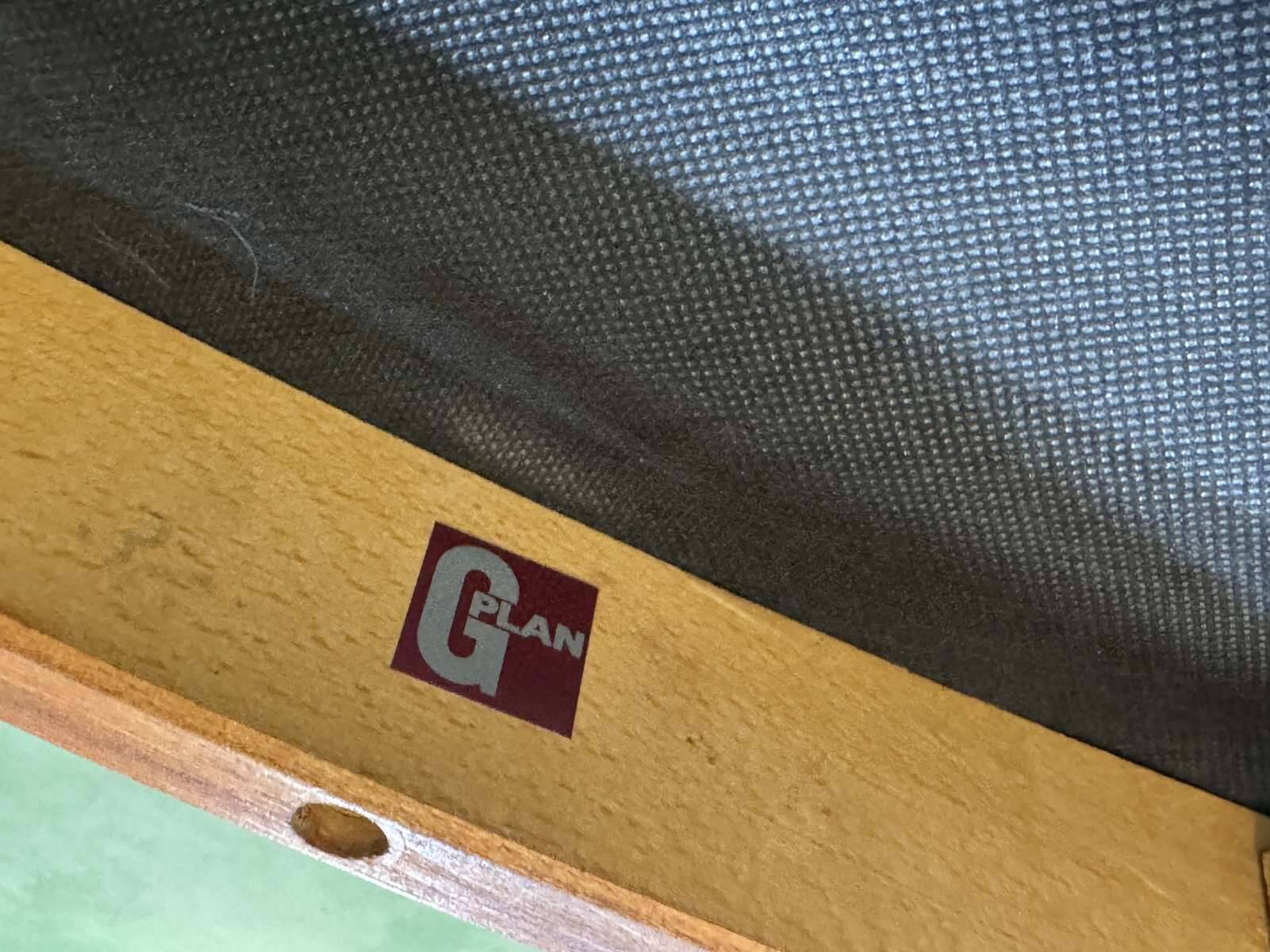 Paire de fauteuils anglais de la marque G-Plan en teck des années 70