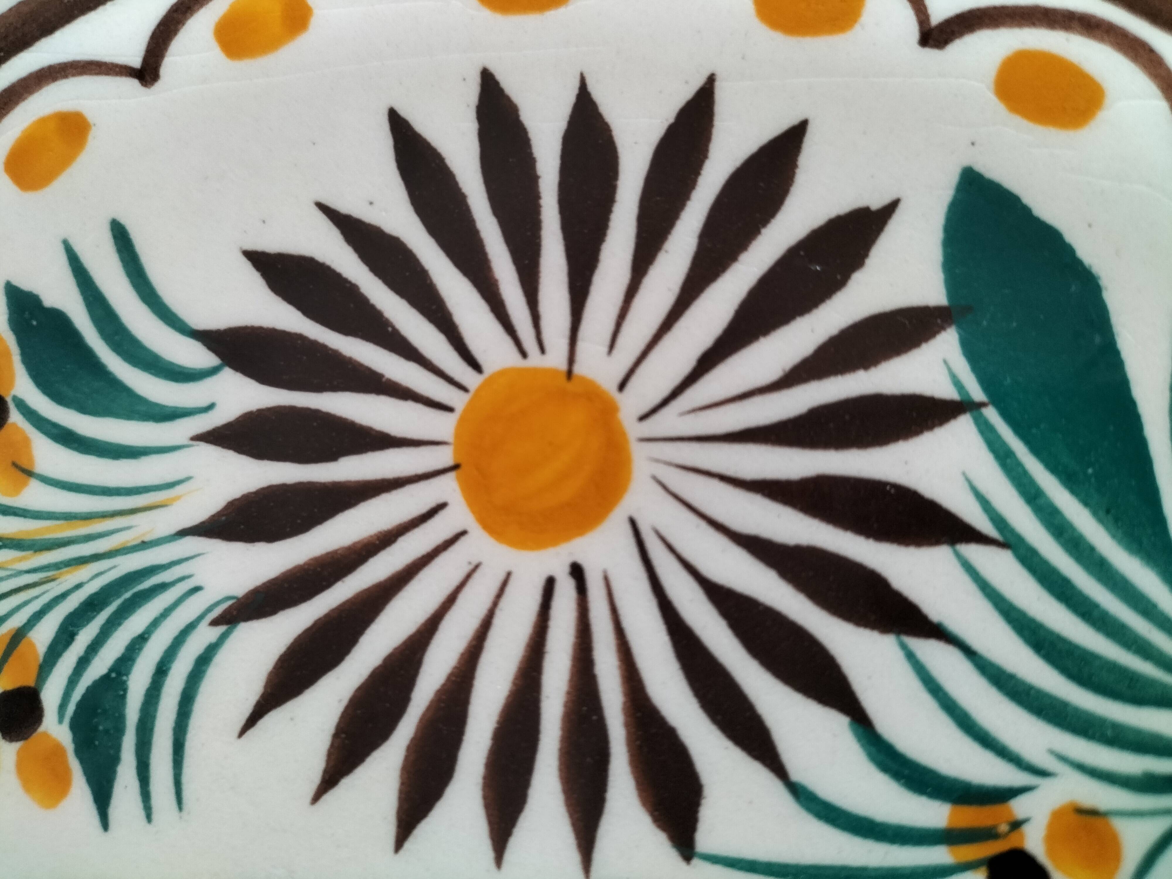 HB Quimper plate, Camaïeu model, green and saffron floral decoration