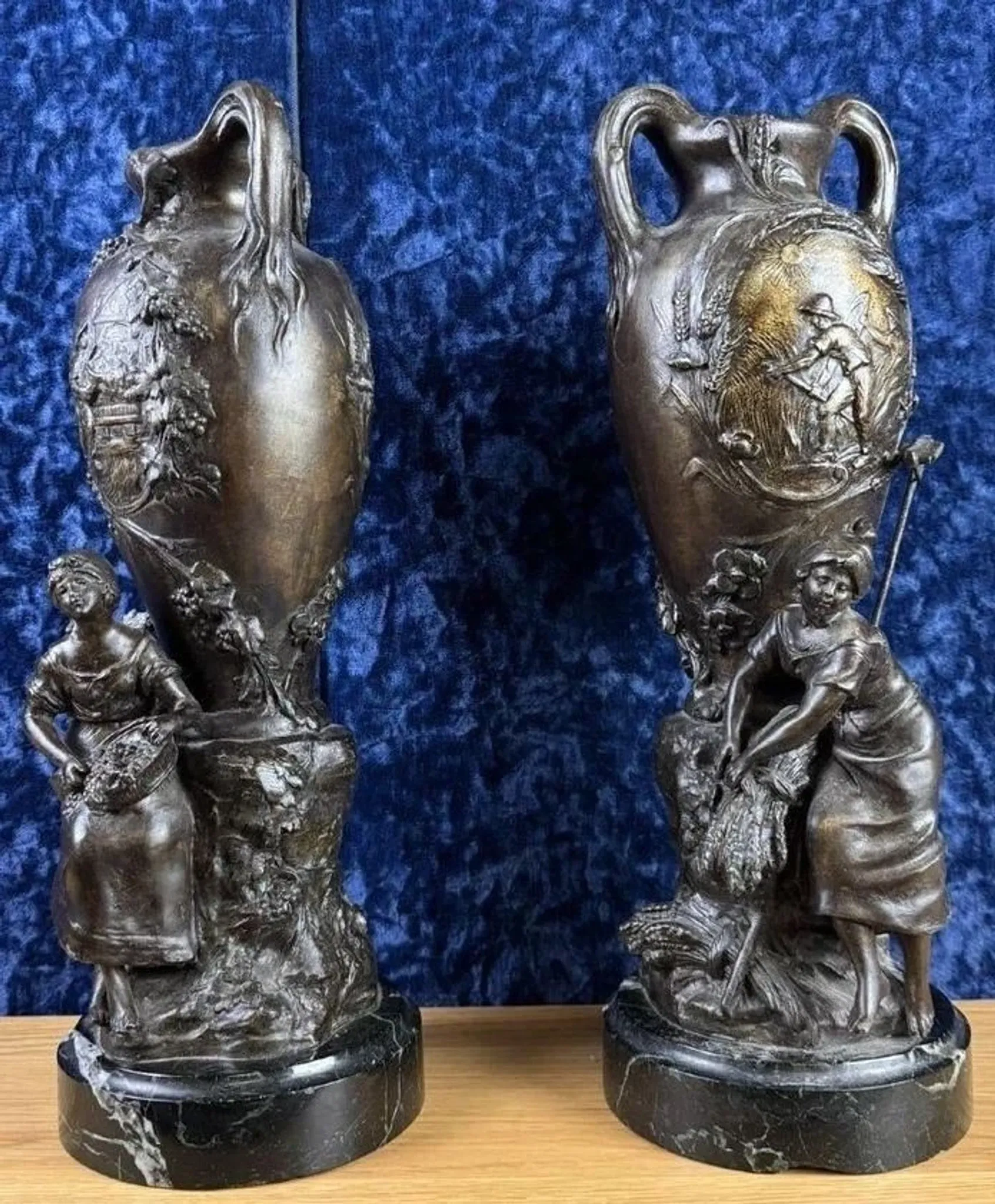 François Moreau: Large pair of vases from the Napoléon III period