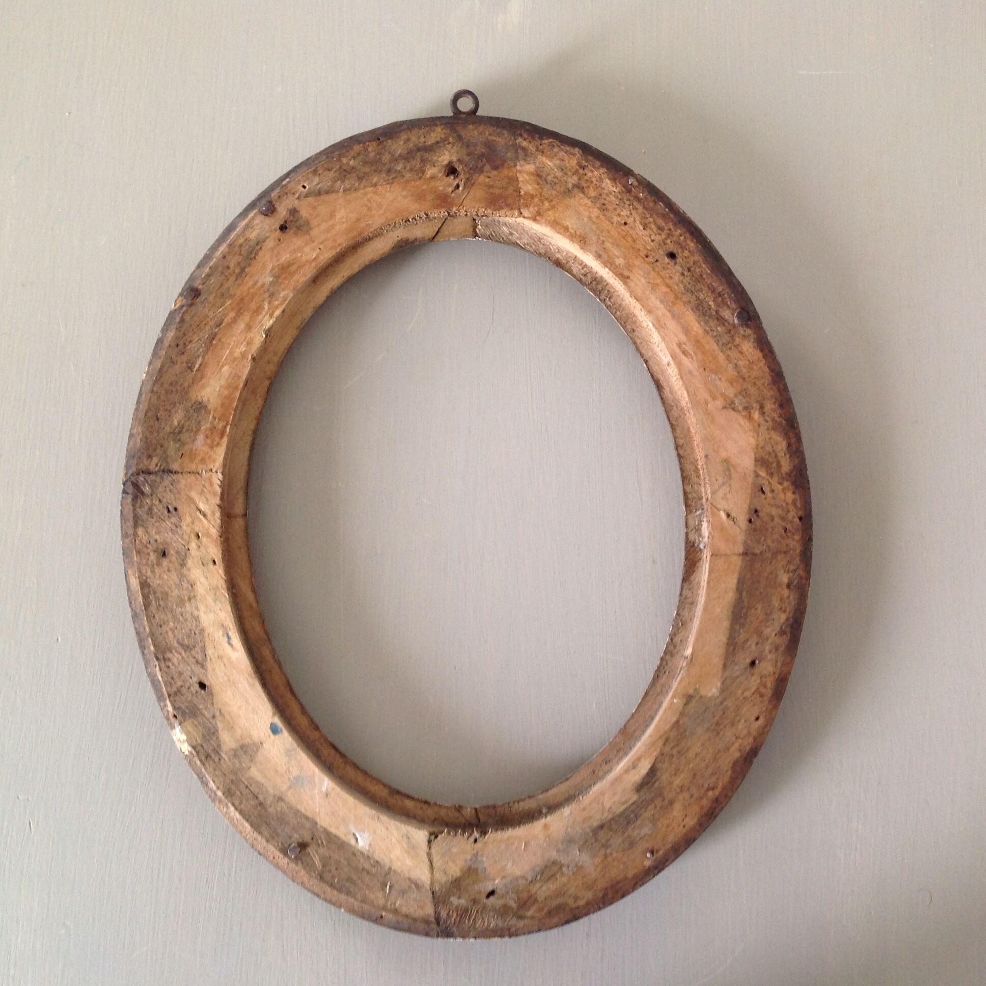 Oval frame