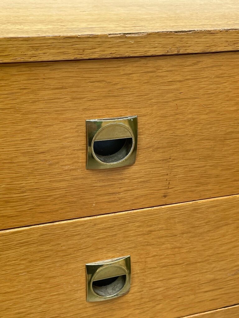Scandinavian style drawer cabinet