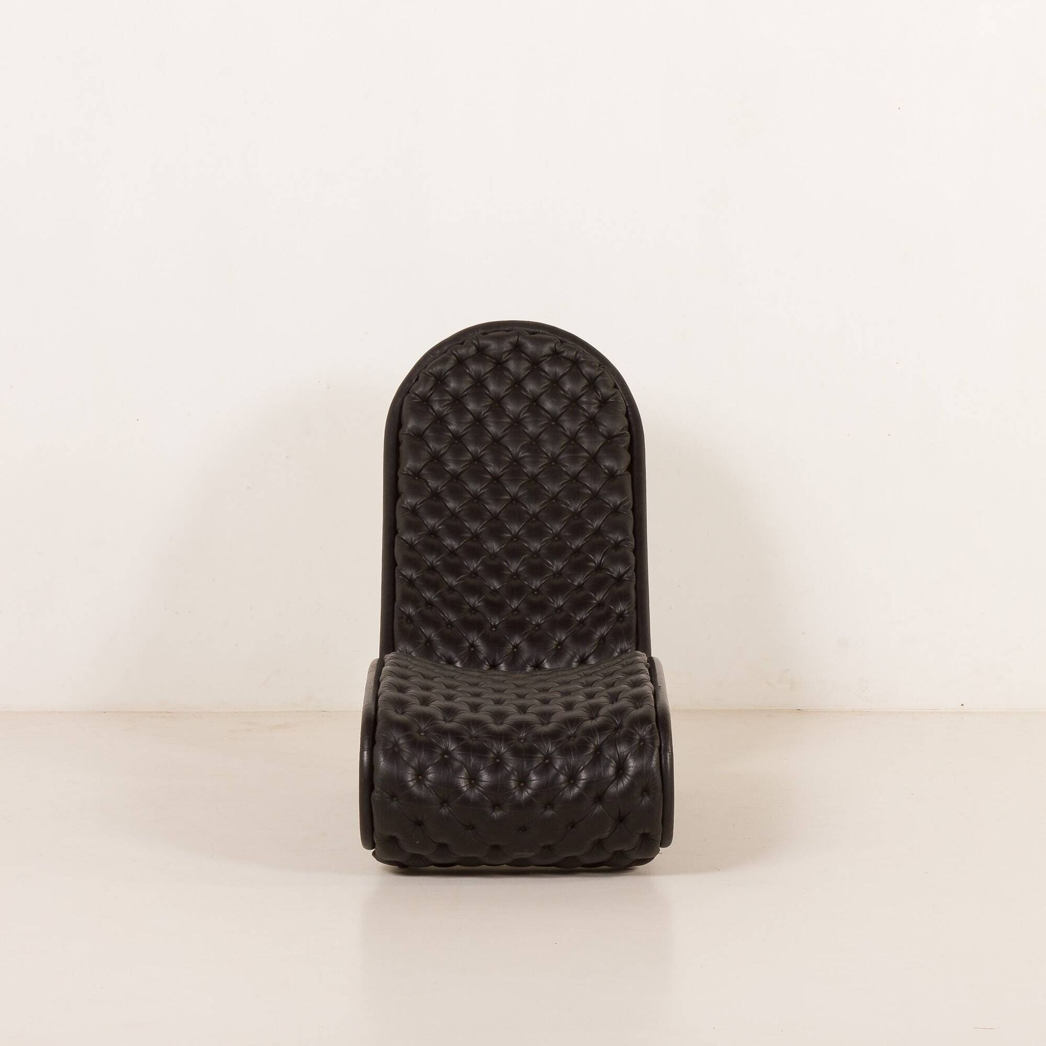 Verner Panton black leather chaise longue for Fritz Hansen, 1970s