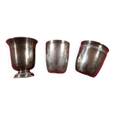 Tasses en métal argenté