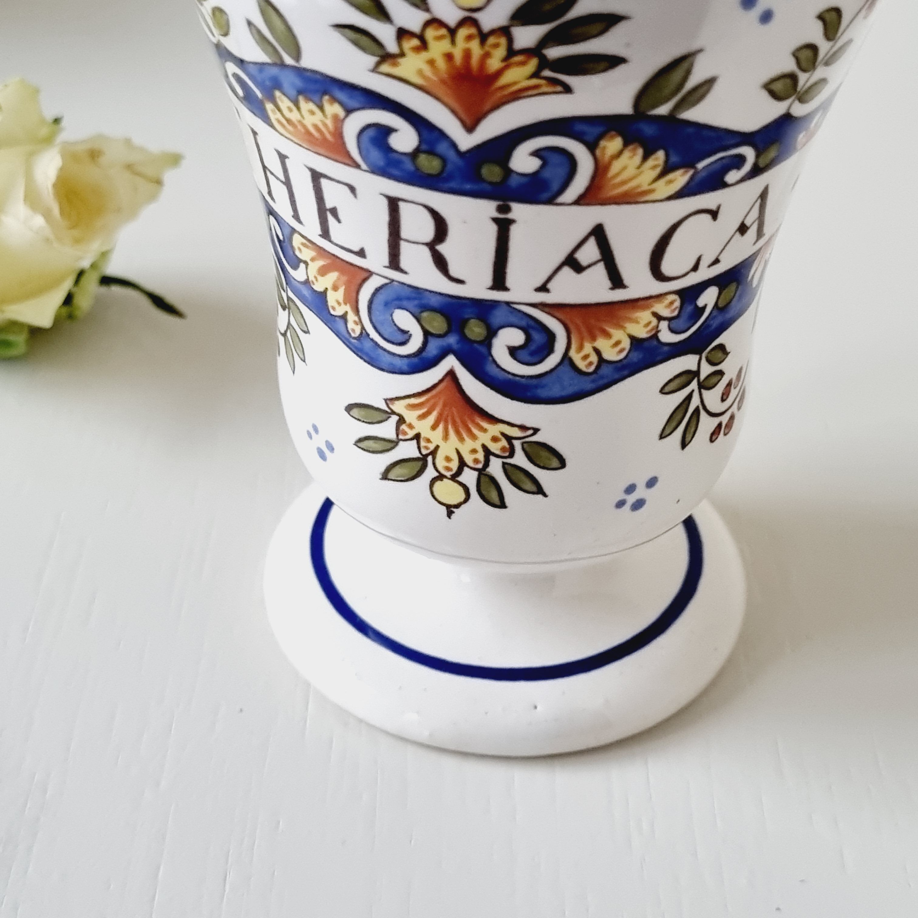 Ceramic apothecary pot Saint Clement