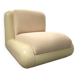 T4 armchair