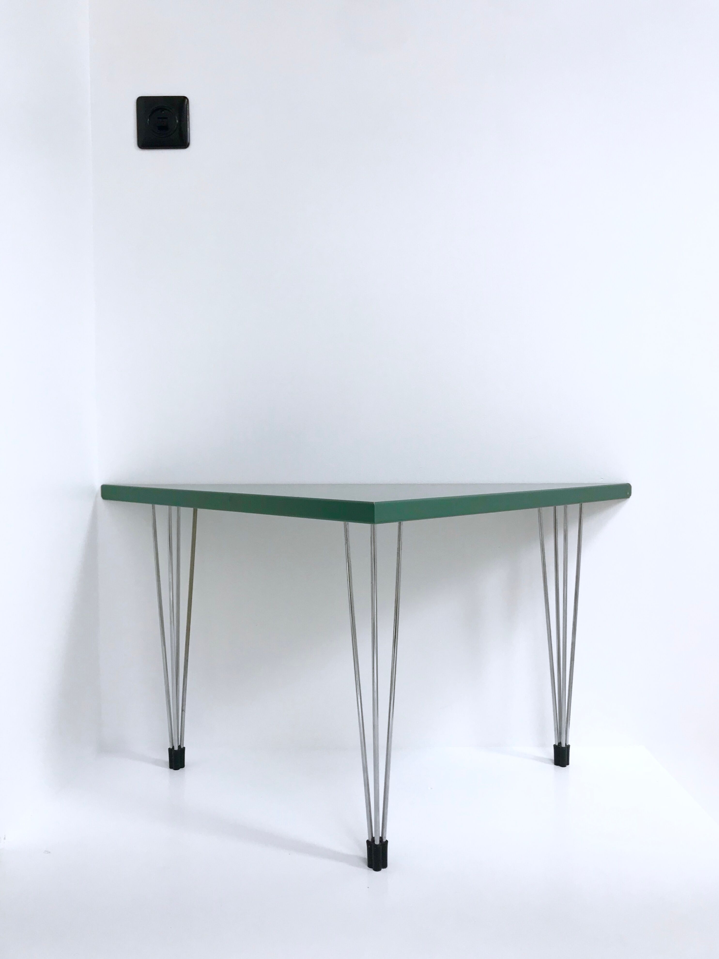 Table Pin age by Fritz Hansen, 1970