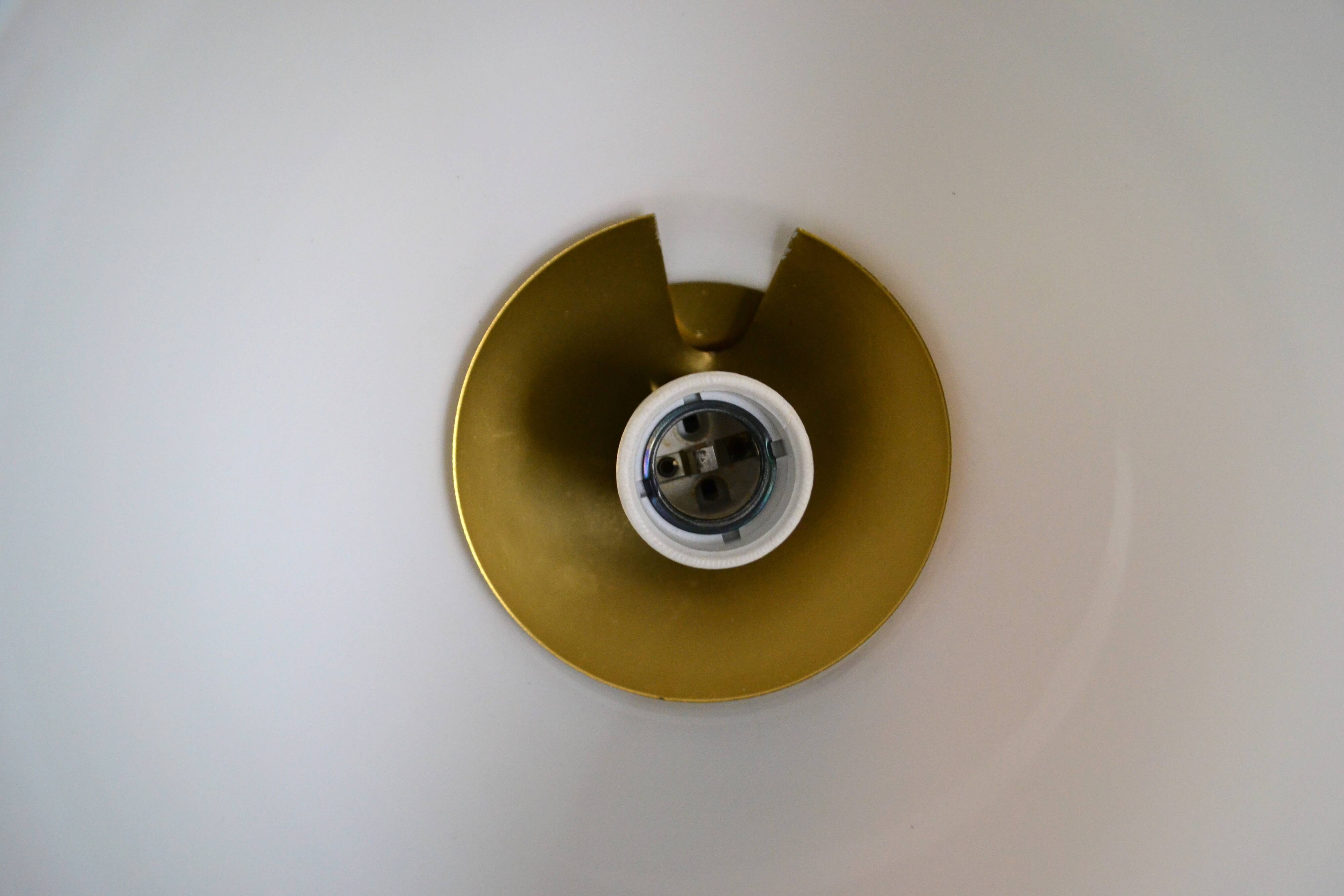 White opaline suspension and gilded brass from the 1960s.