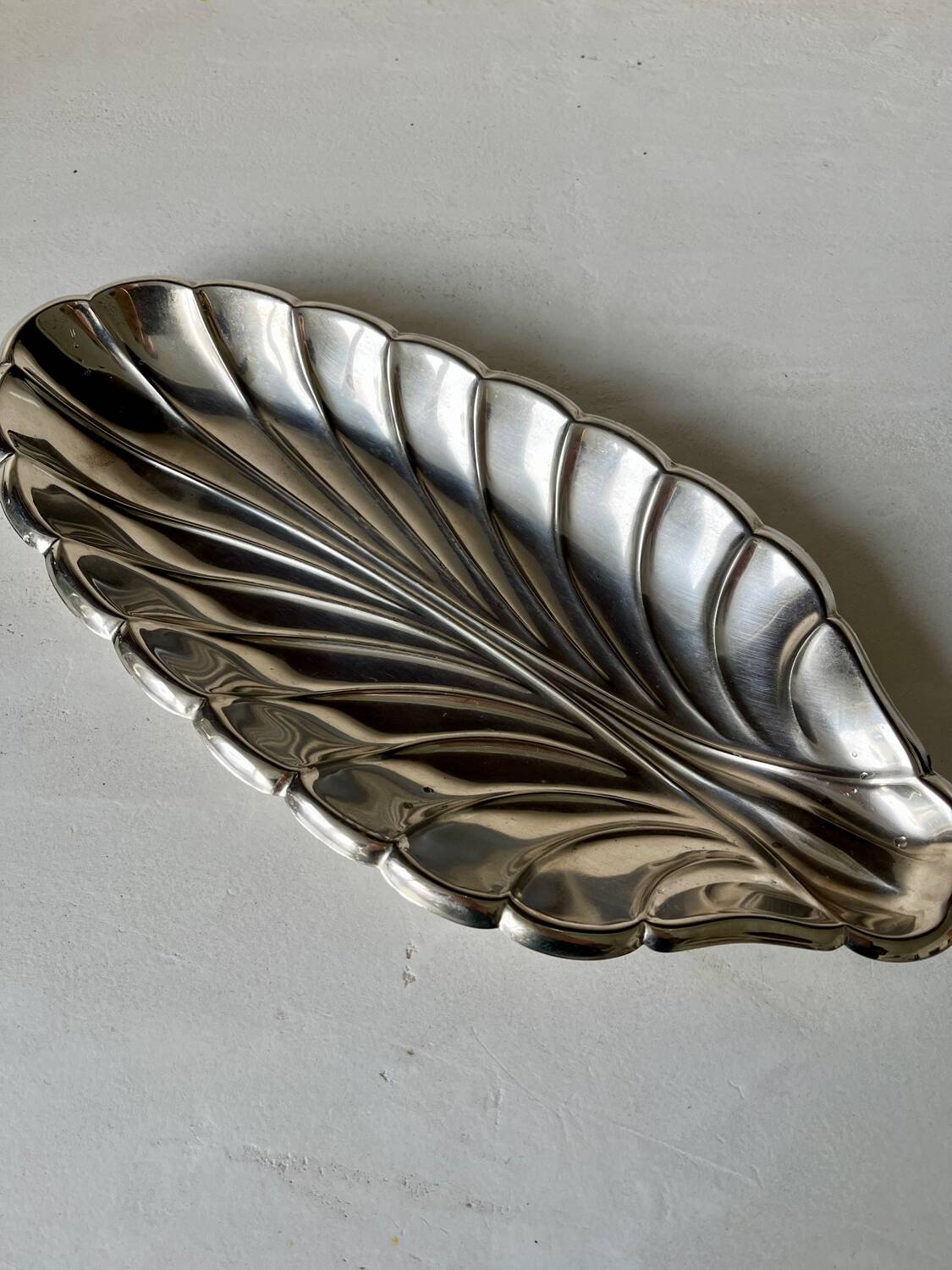 Vintage 70's shell stainless steel tray