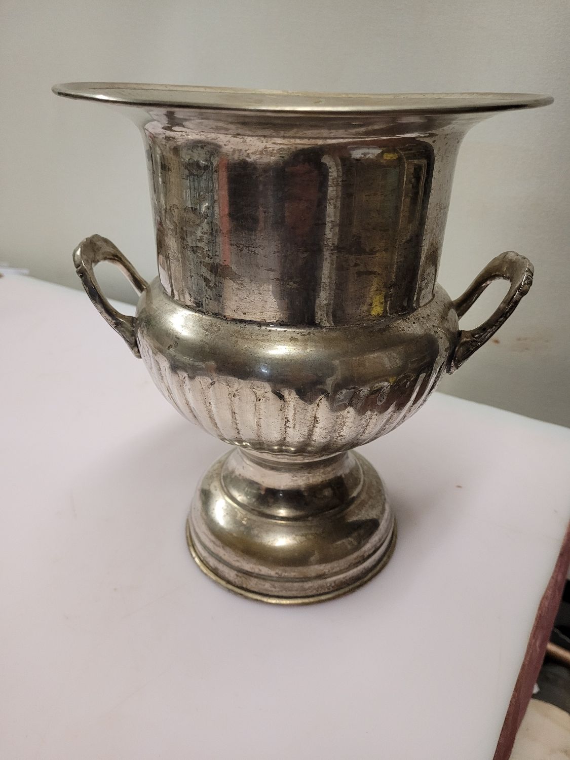 Antique champagne bucket in silver metal medicis shape