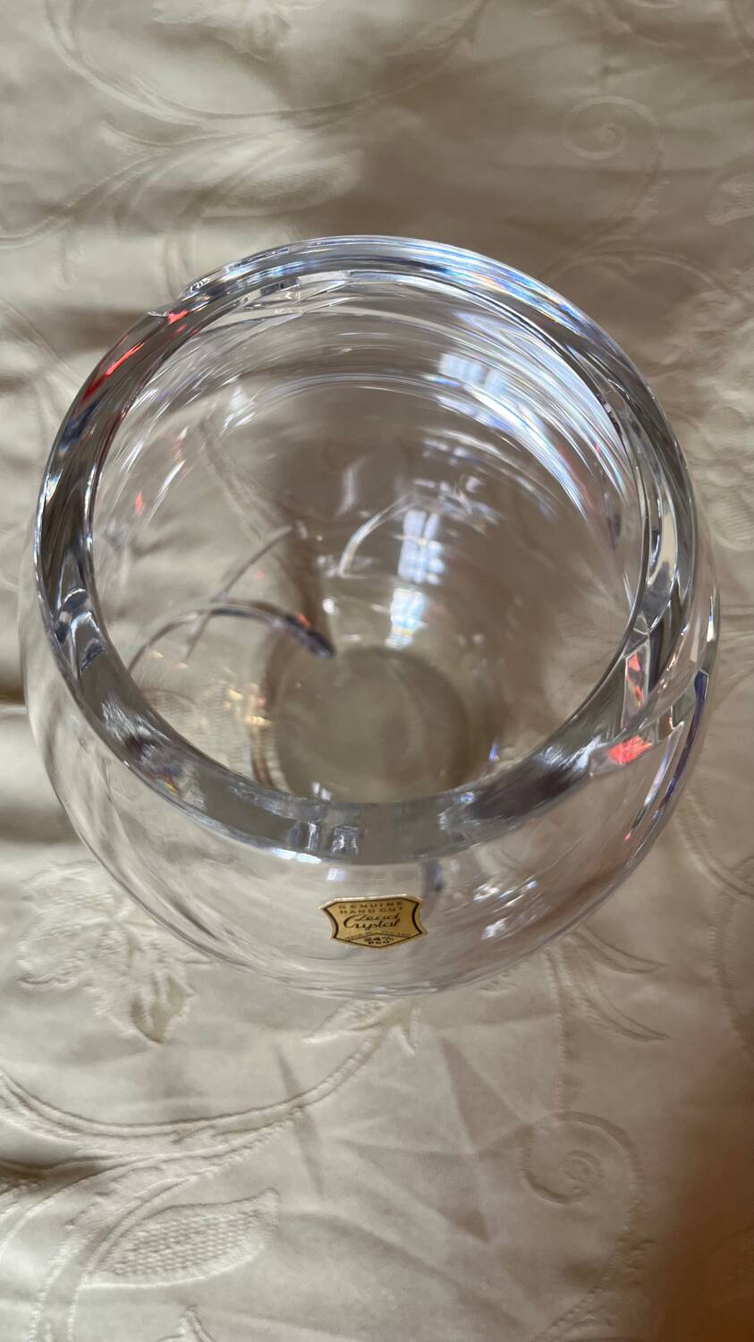 Egg-shaped crystal vase