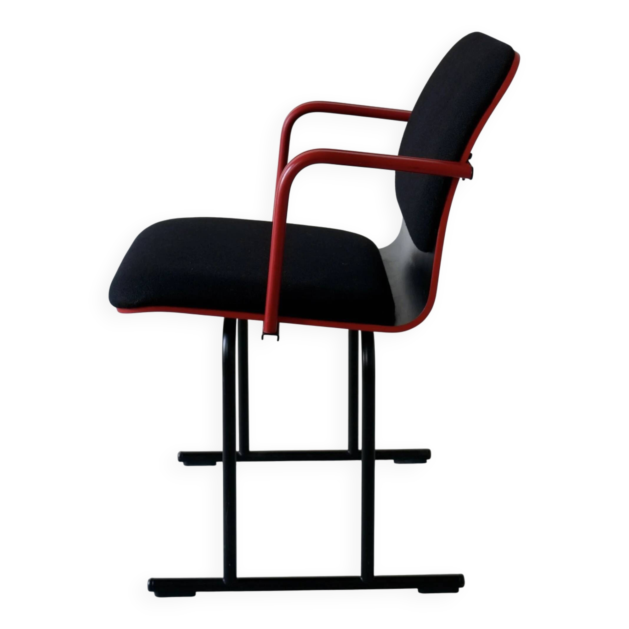 Black and red armchair by Yrjö Kukkapuro for Avarte, Finland, 1980s
