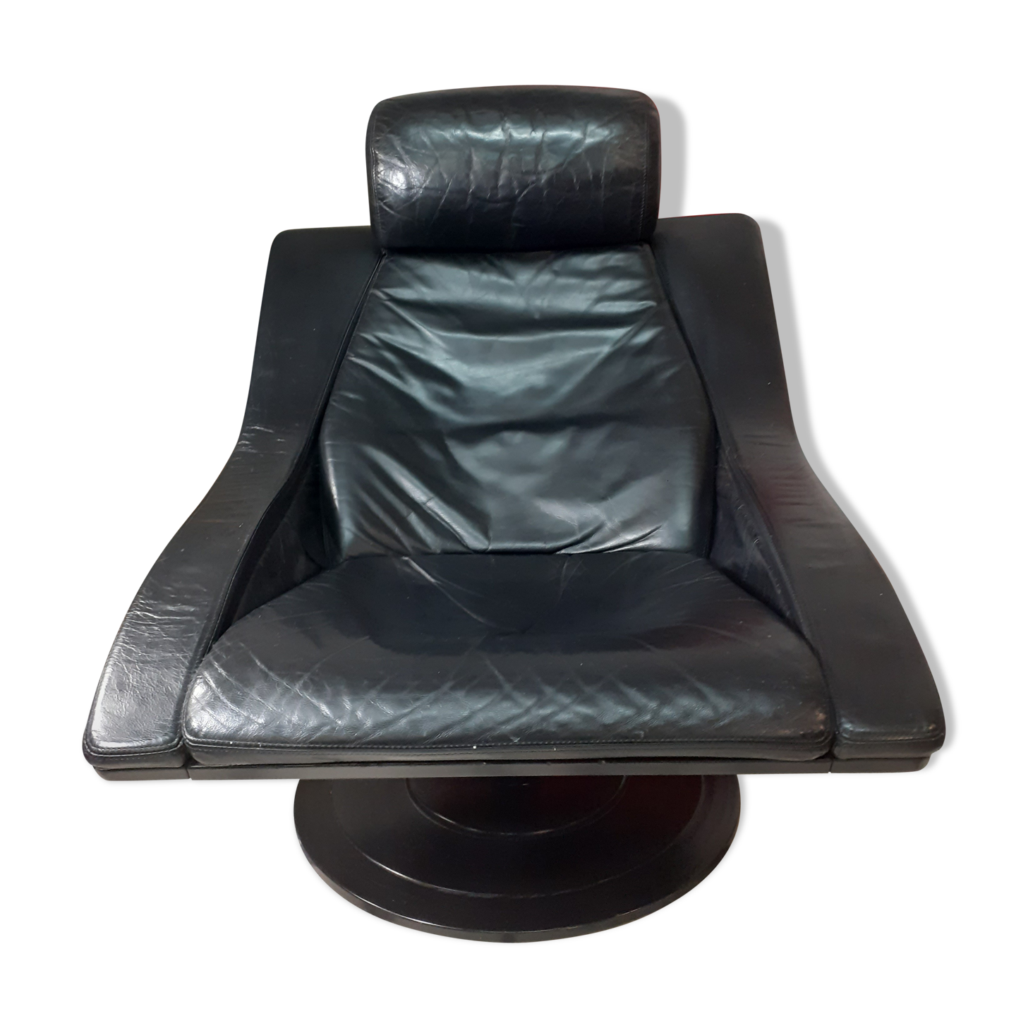 Swivel leather chair
