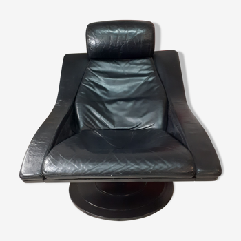 Swivel leather chair
