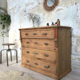 Pine dresser