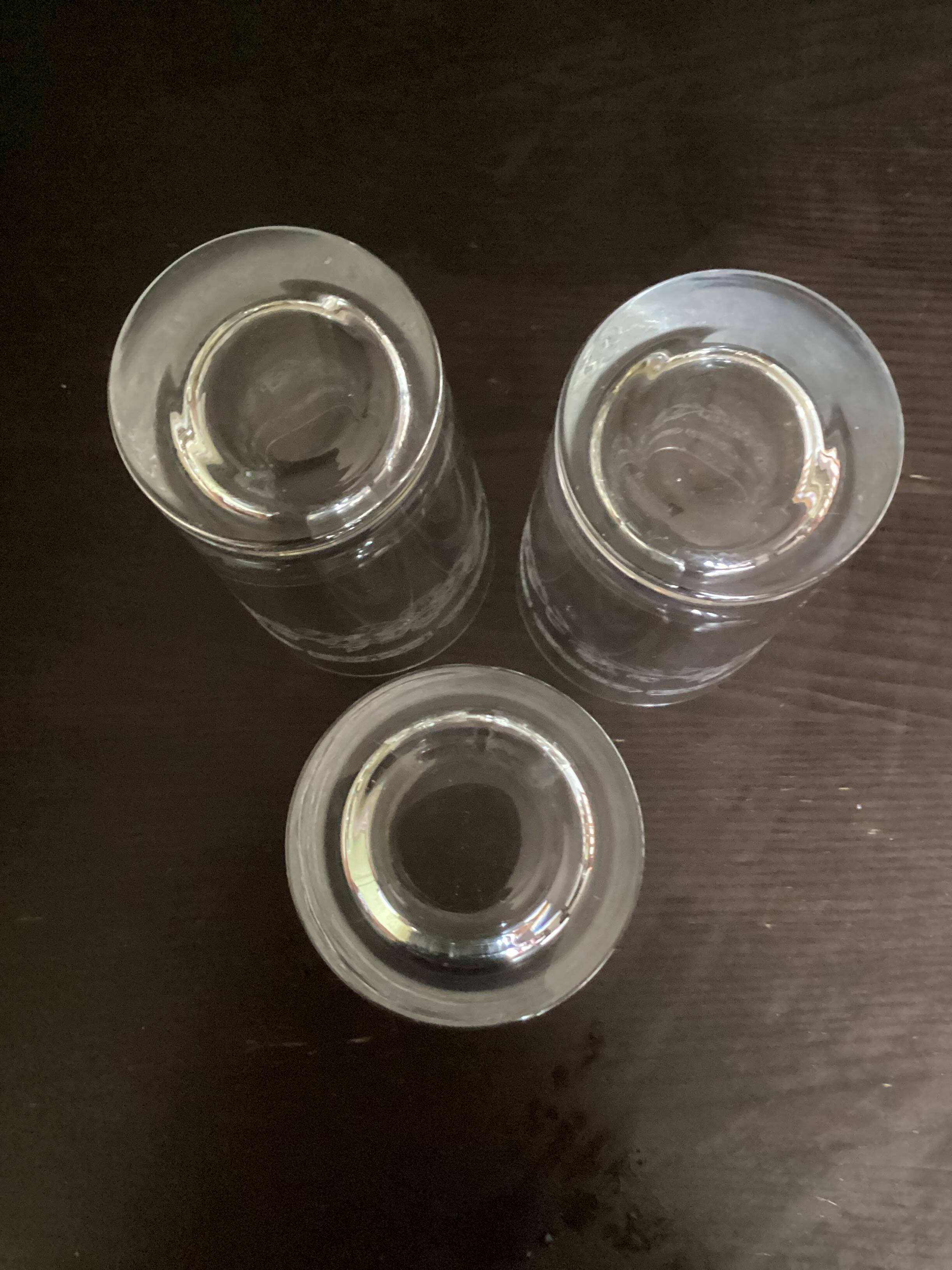 3 grandes verres en cristal dimension : hauteur -135 mm diamètre -0,75 mm