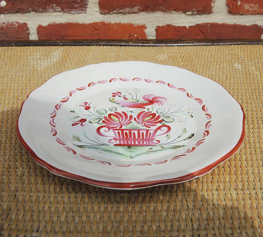 Old St Clément plate 64: rooster on basket