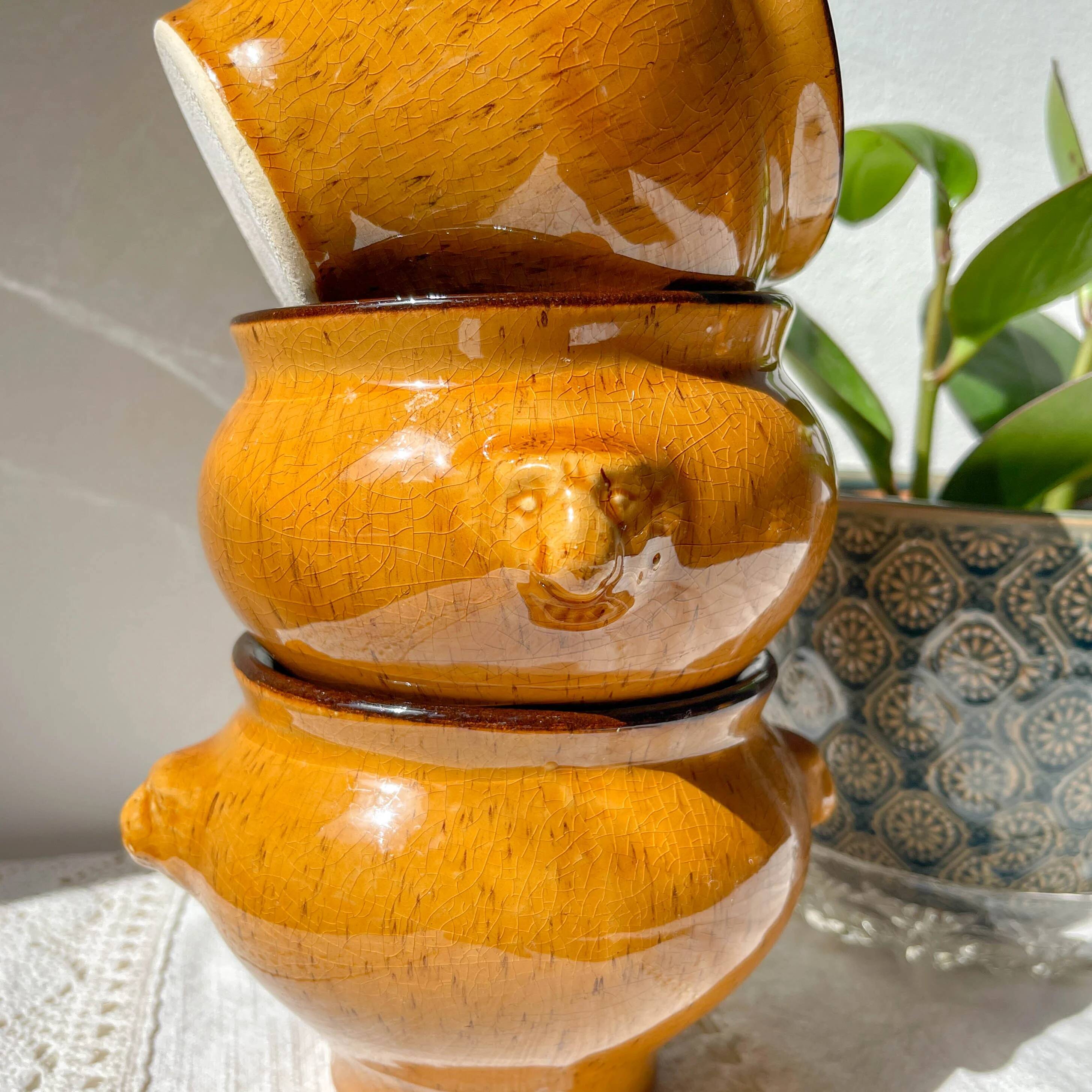 5 vintage lion head bowls in speckled ochre stoneware, Emile Henry style – Made in France