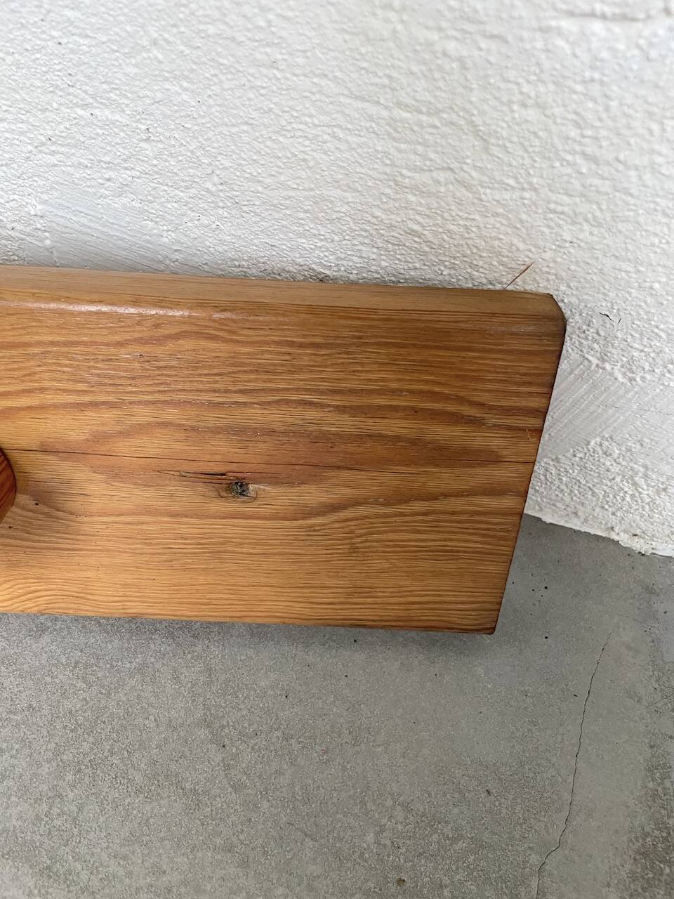 Perriand pine mountain coat rack