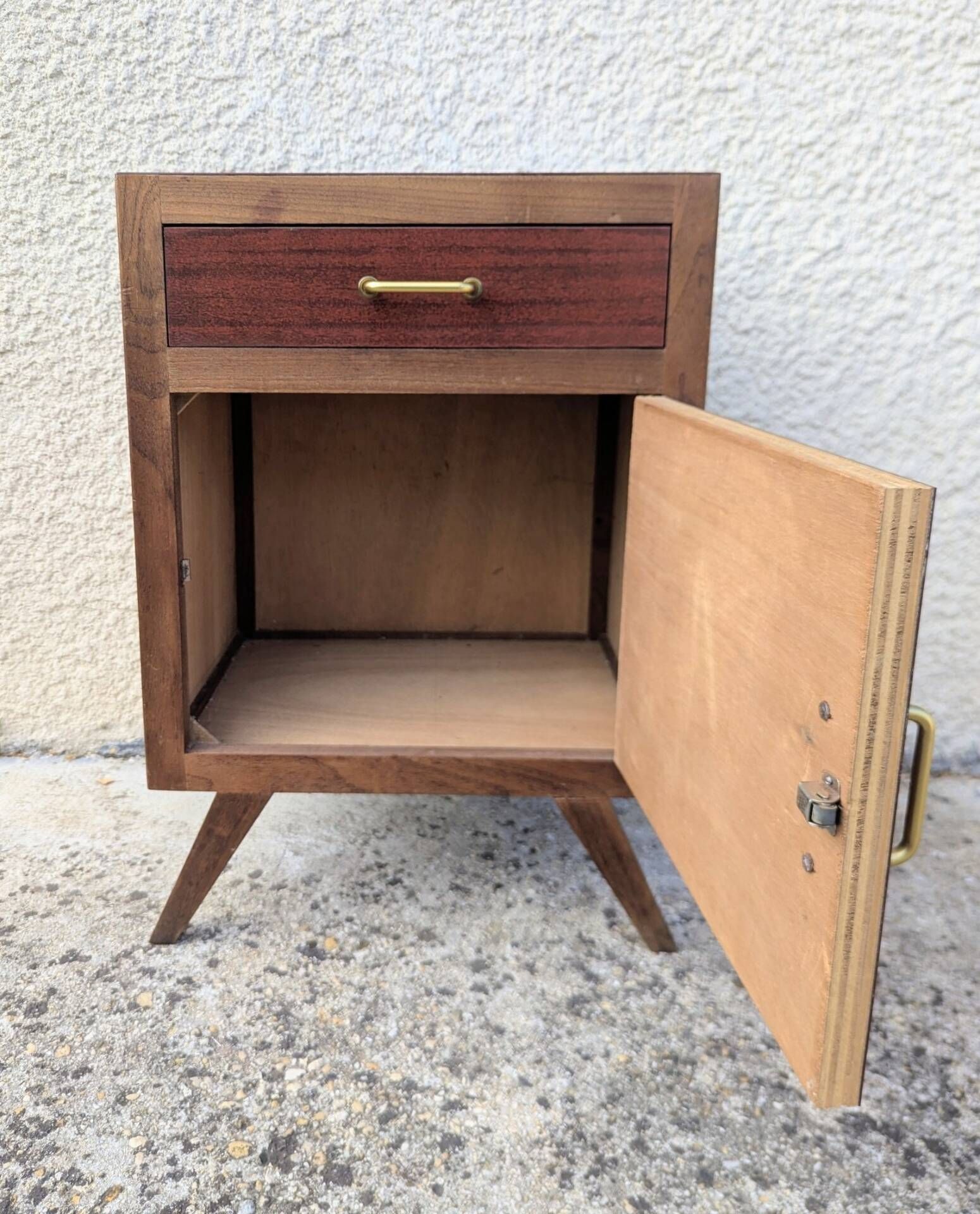 Vintage bedside table from the 50s and 60s with compass legs, Mid Century.