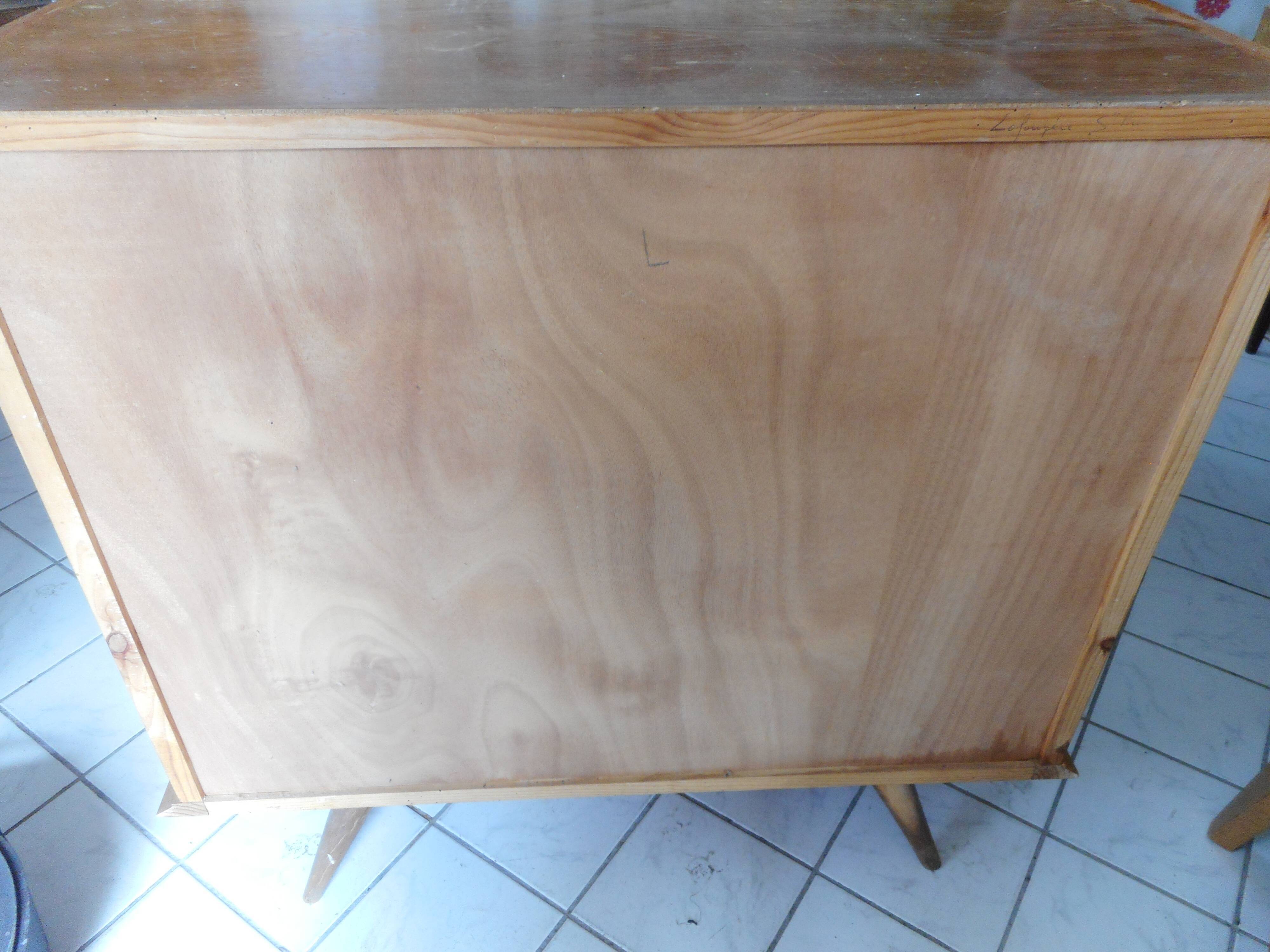 Commode bois clair pieds compas