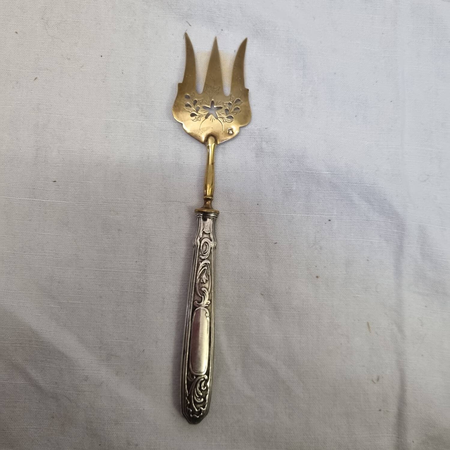 Silver serving cutlery for petits fours