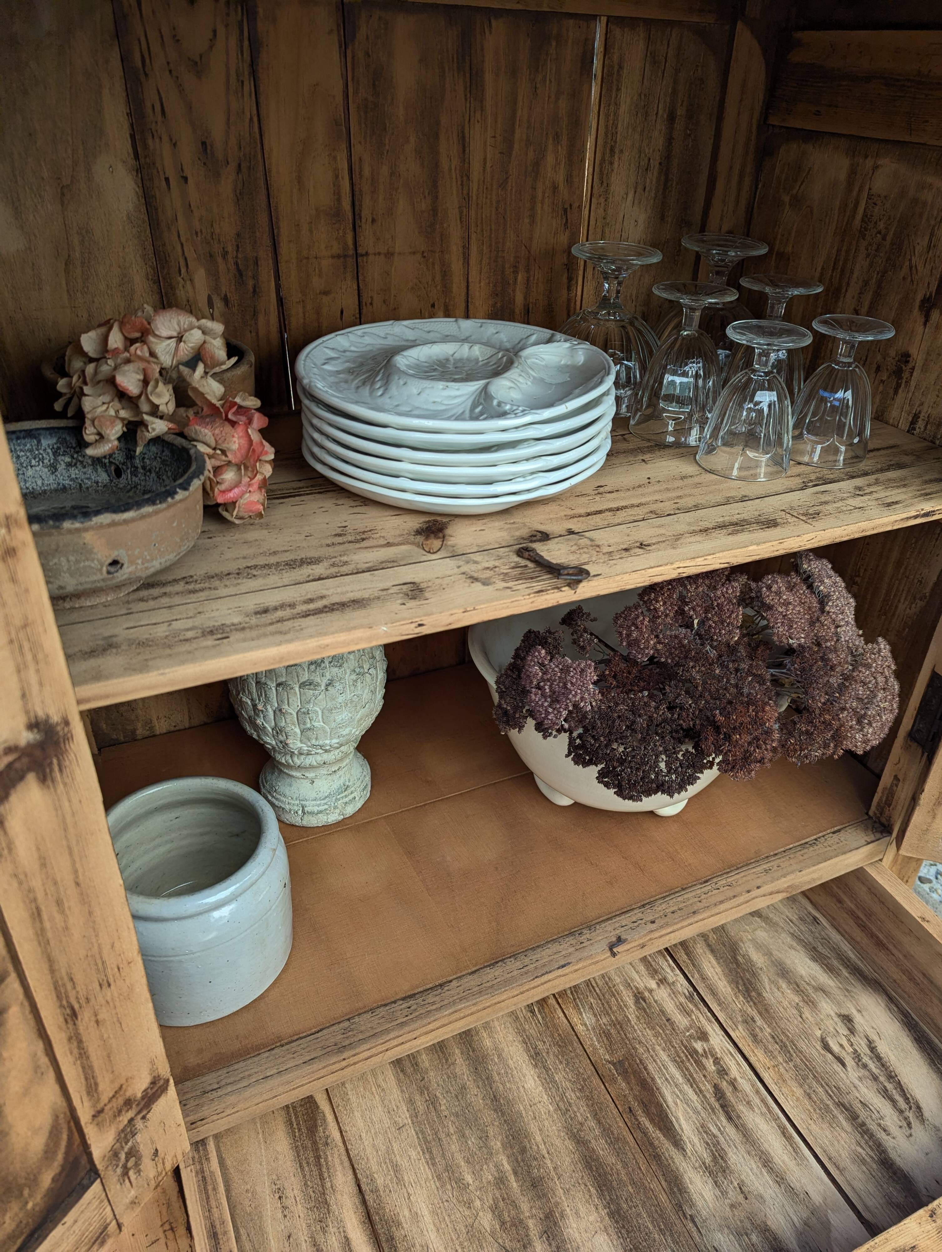 Standing man's wardrobe