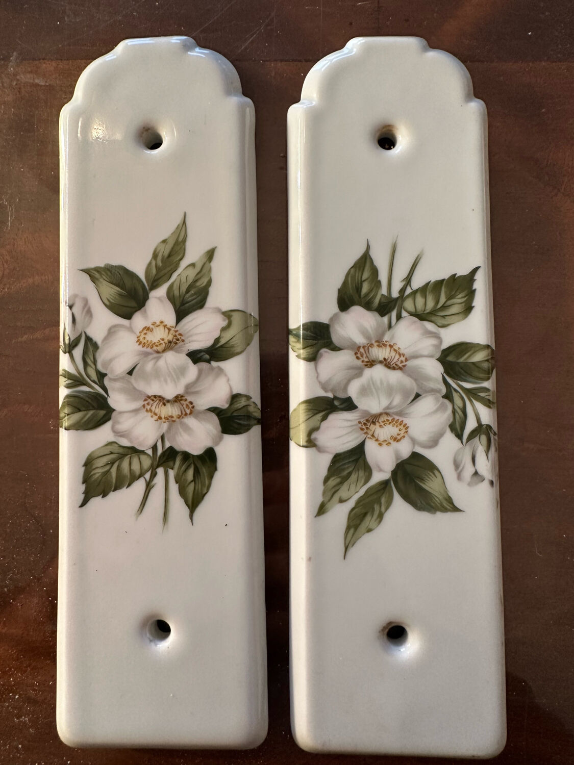 Paris porcelain bathroom set